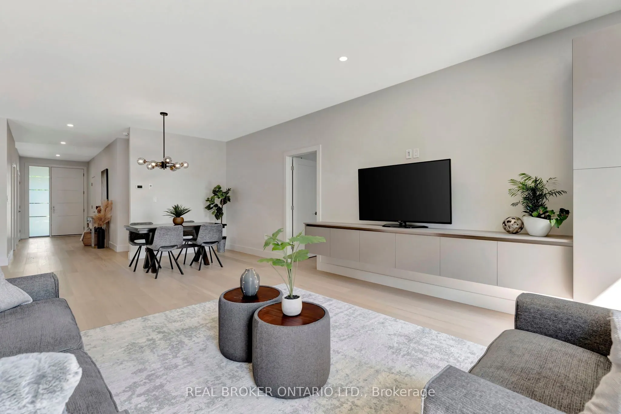 128 Lisgar Avenue