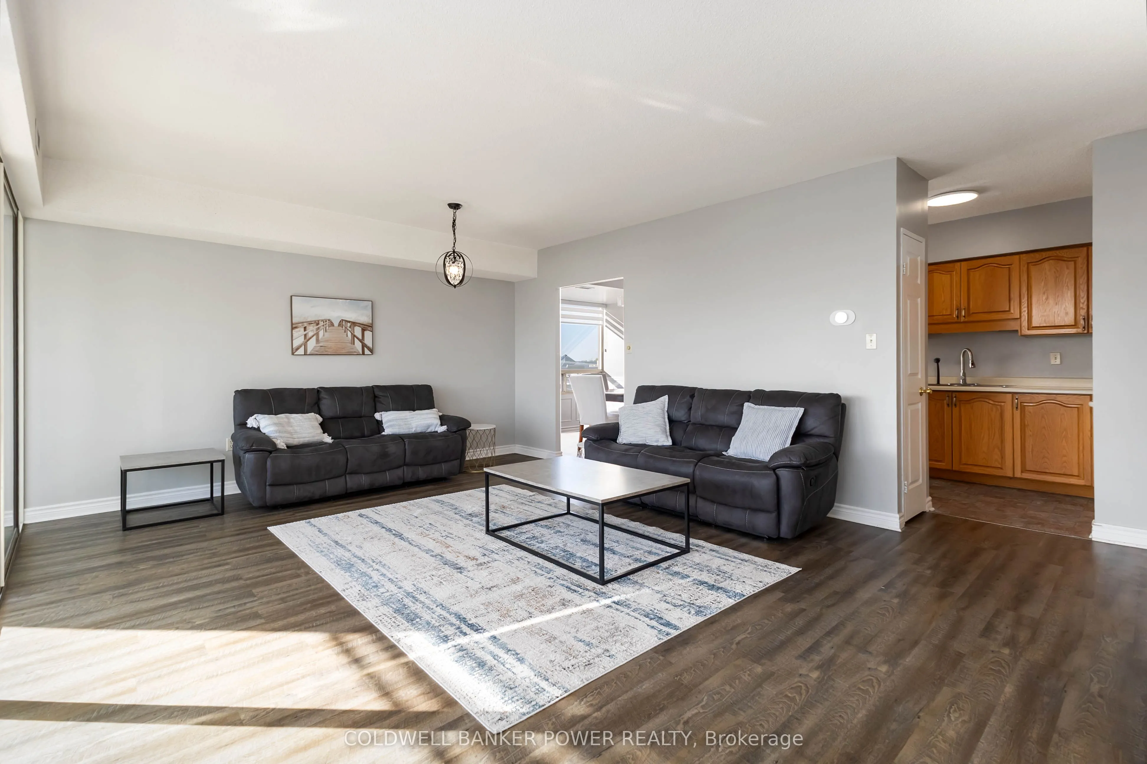 744 Wonderland Road S, #606