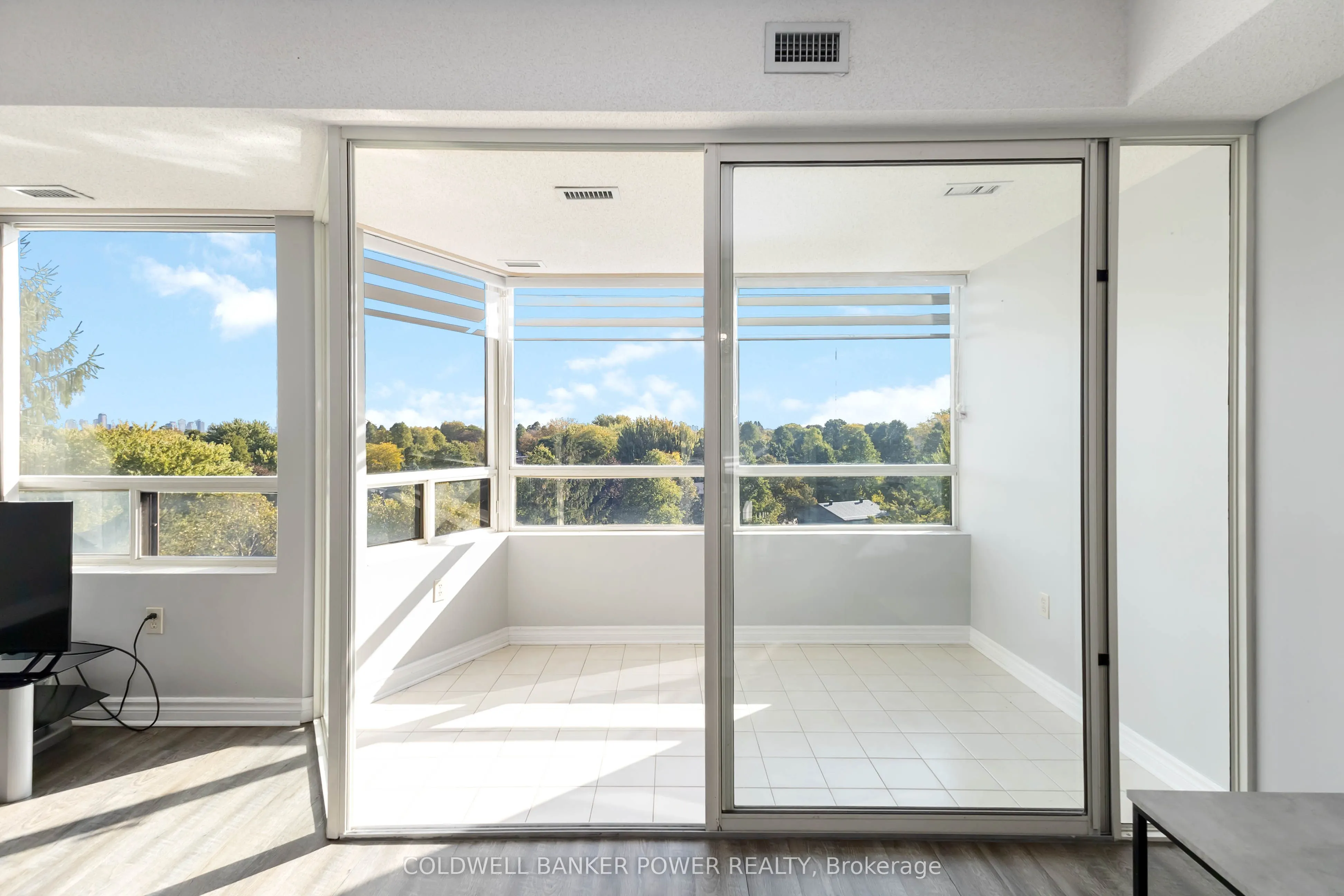 744 Wonderland Road S, #606