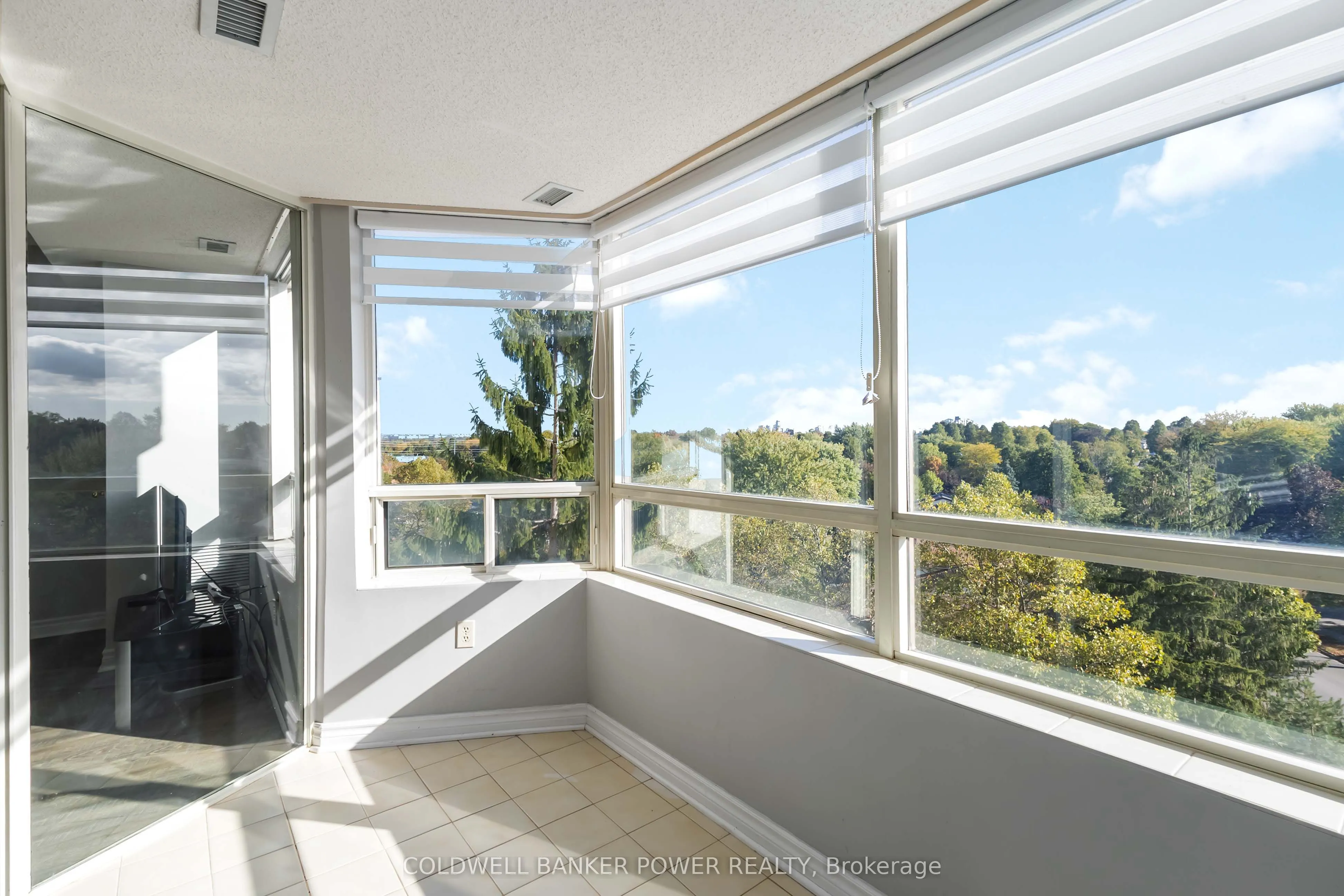 744 Wonderland Road S, #606