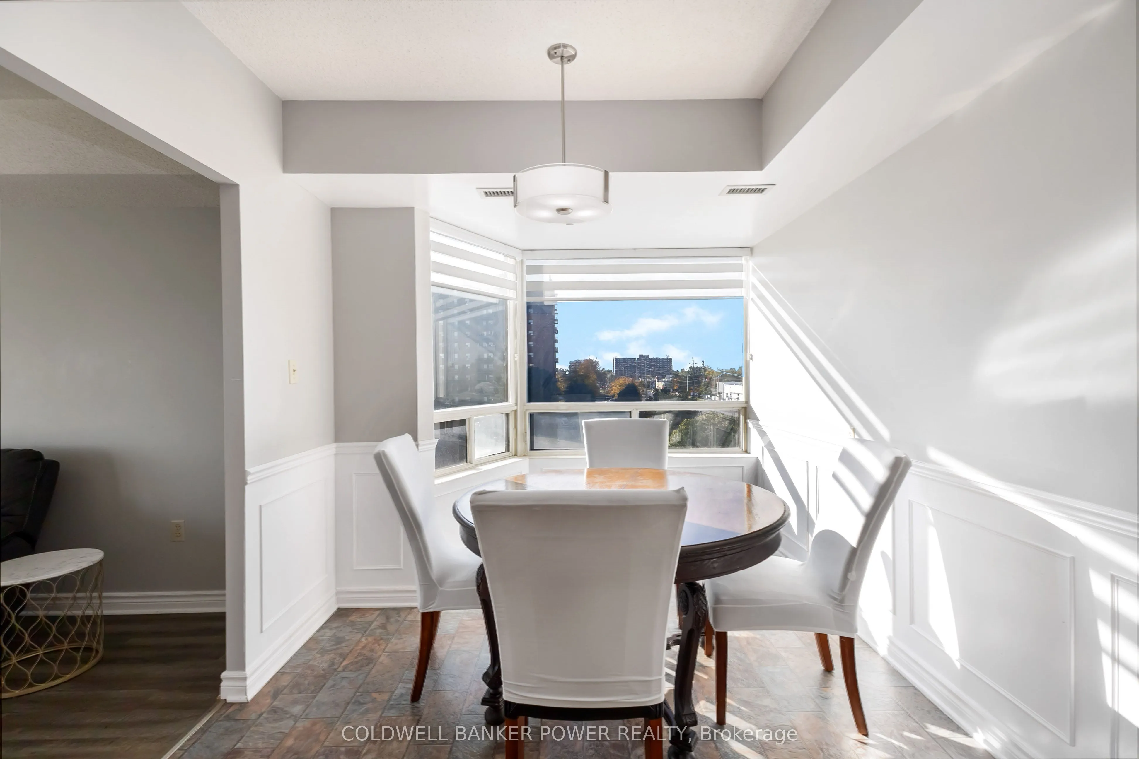 744 Wonderland Road S, #606