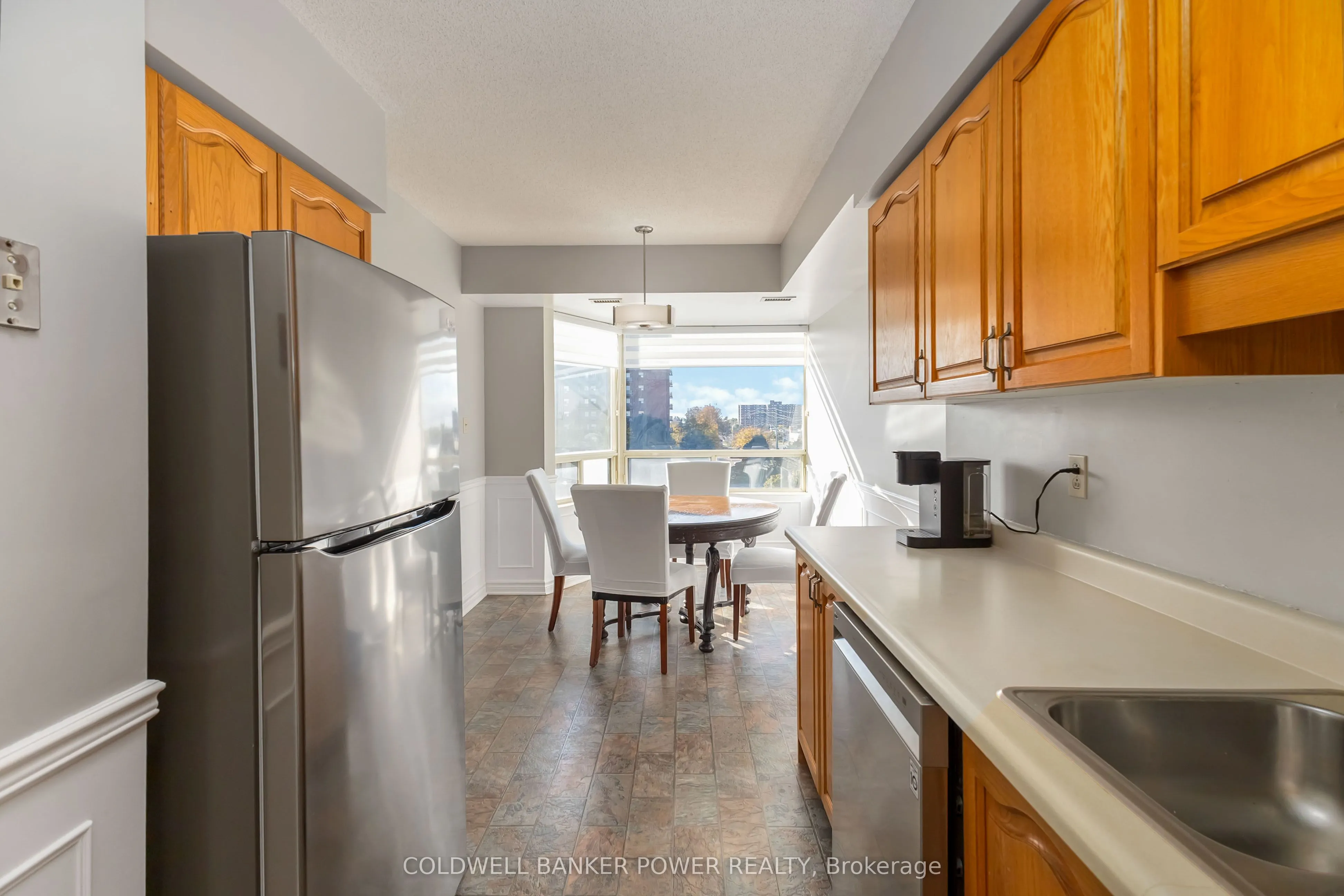 744 Wonderland Road S, #606