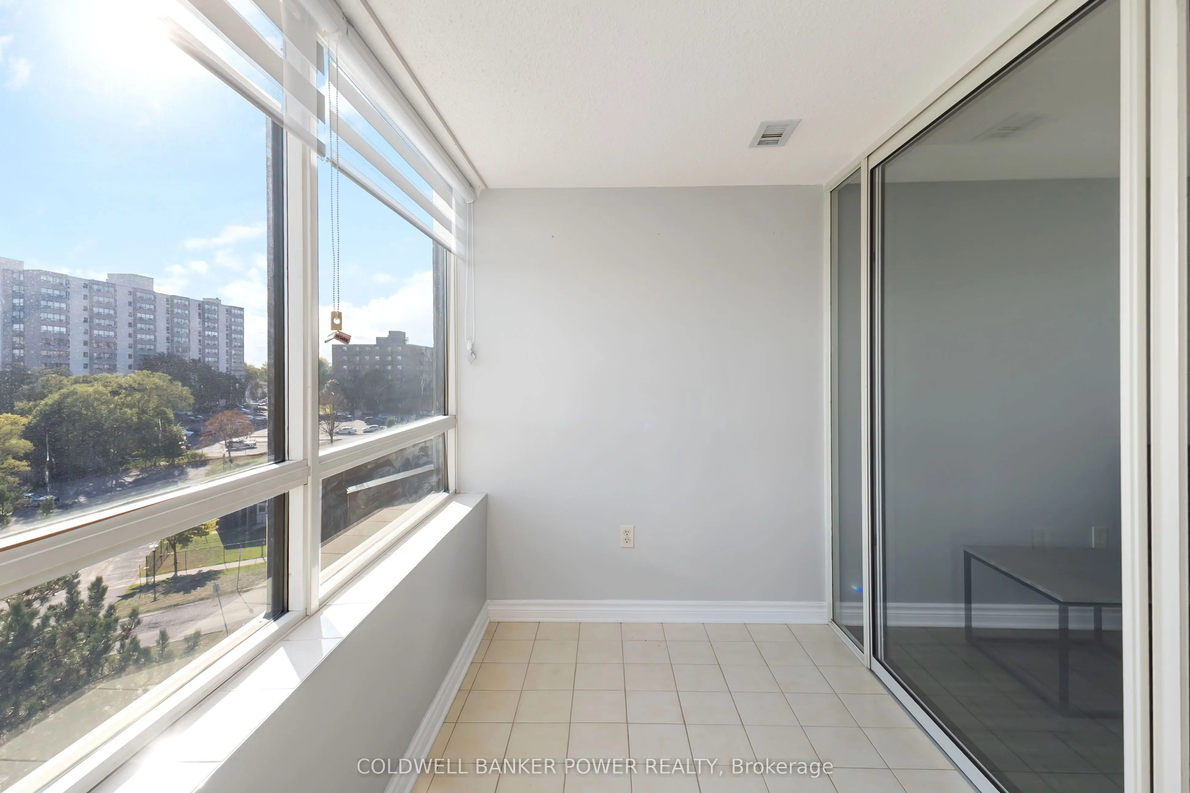 744 Wonderland Road S, #606