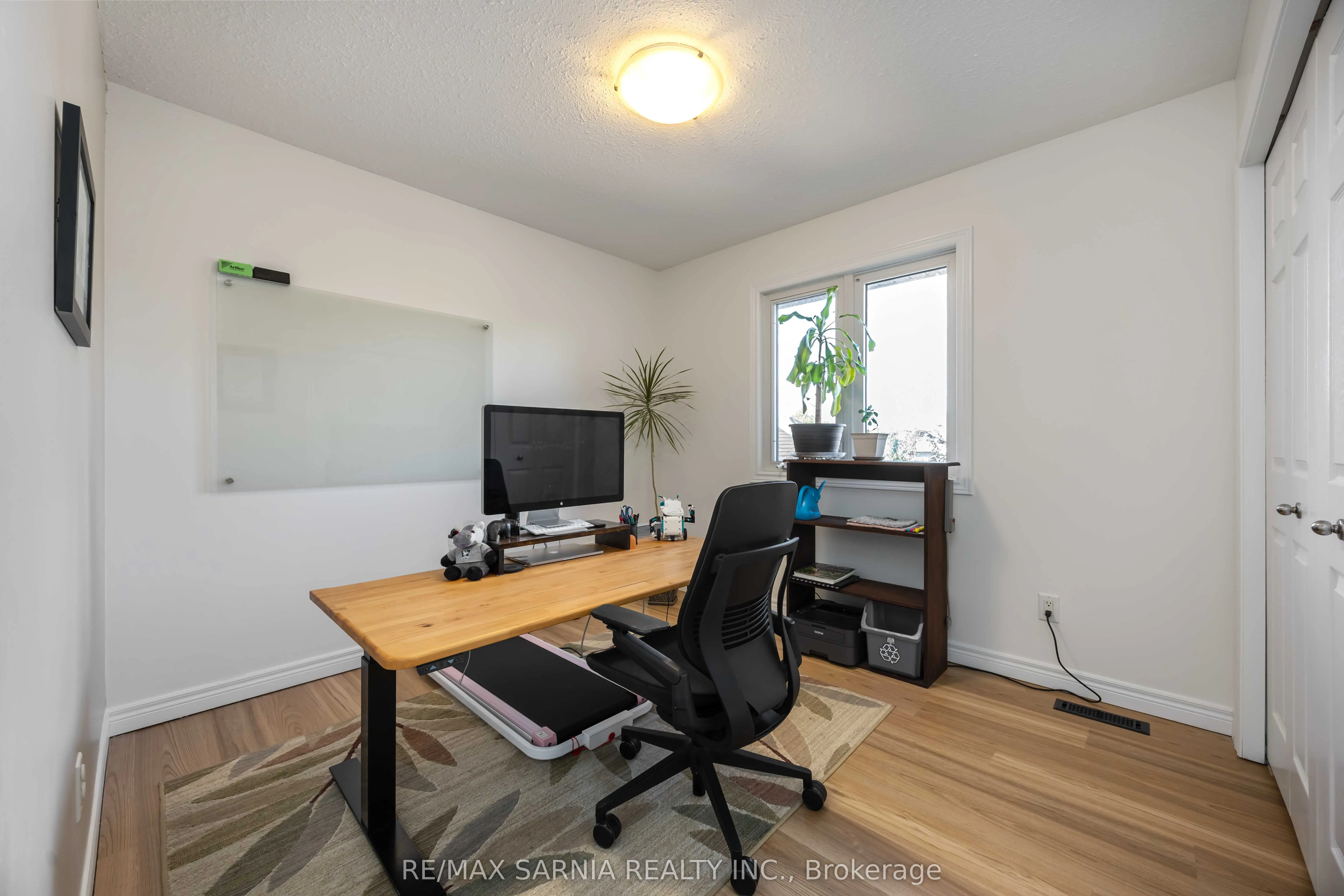 621 Graycliff Drive W
