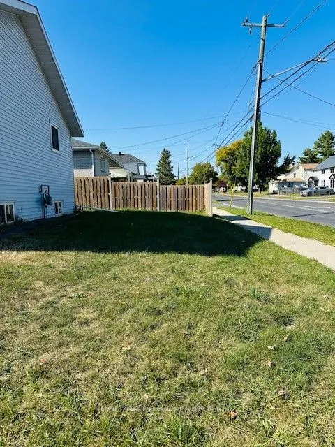 395 Thirteenth Street W