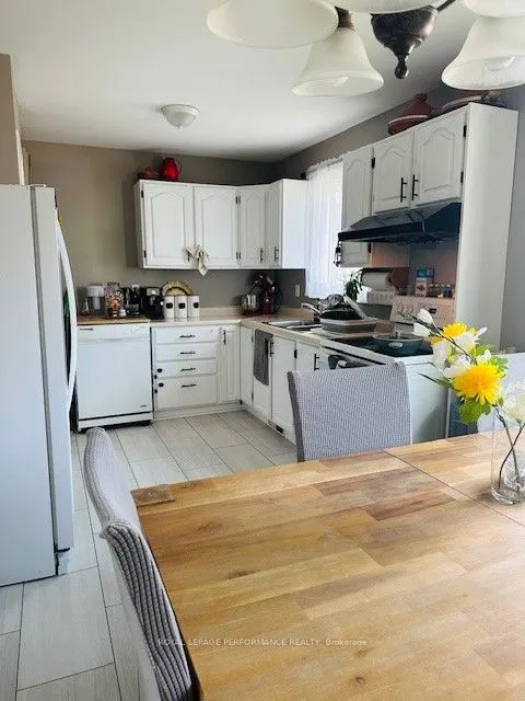 395 Thirteenth Street W