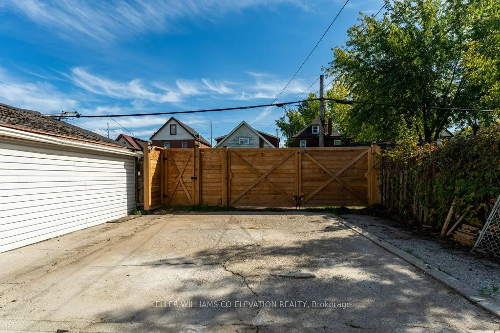 14 Minto Avenue