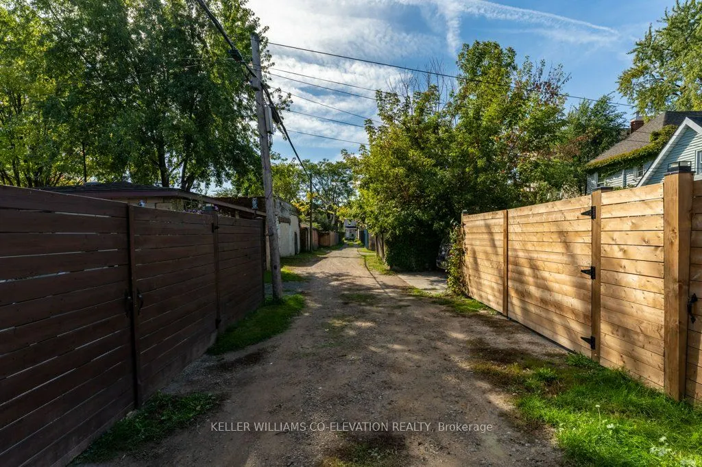 14 Minto Avenue