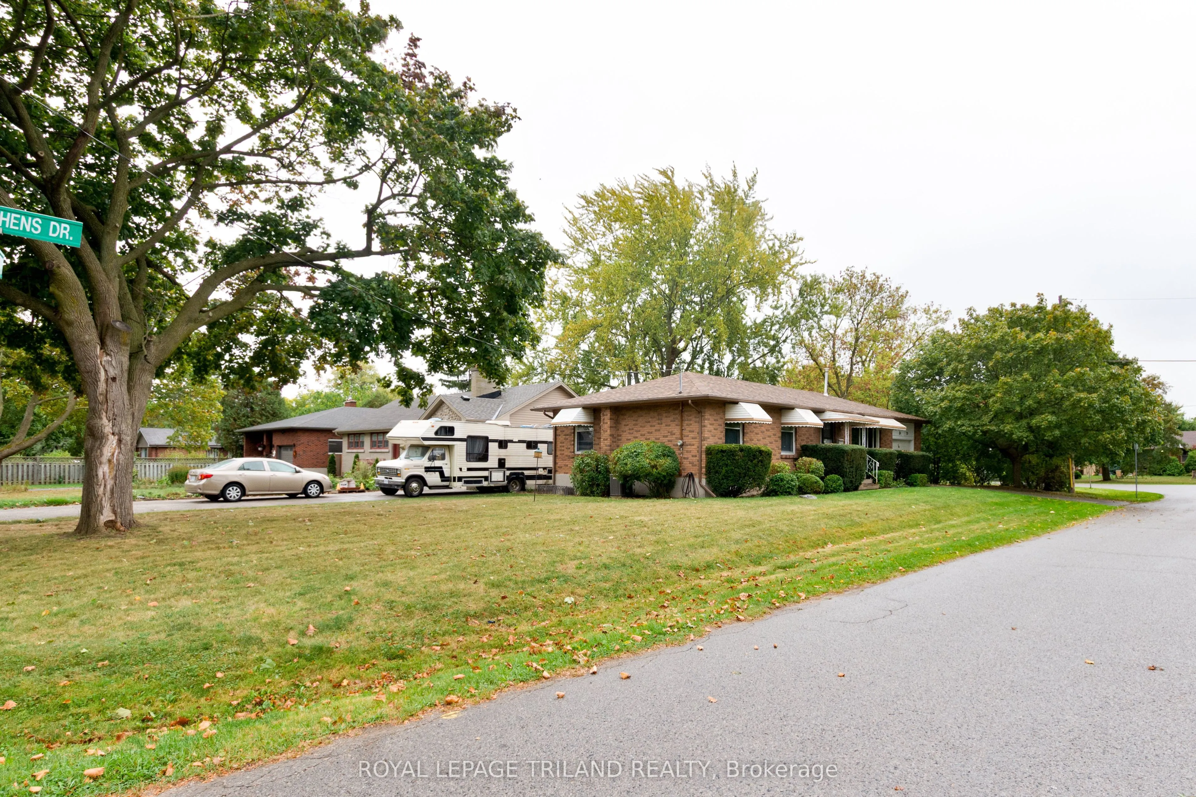 725 St Stephens Drive