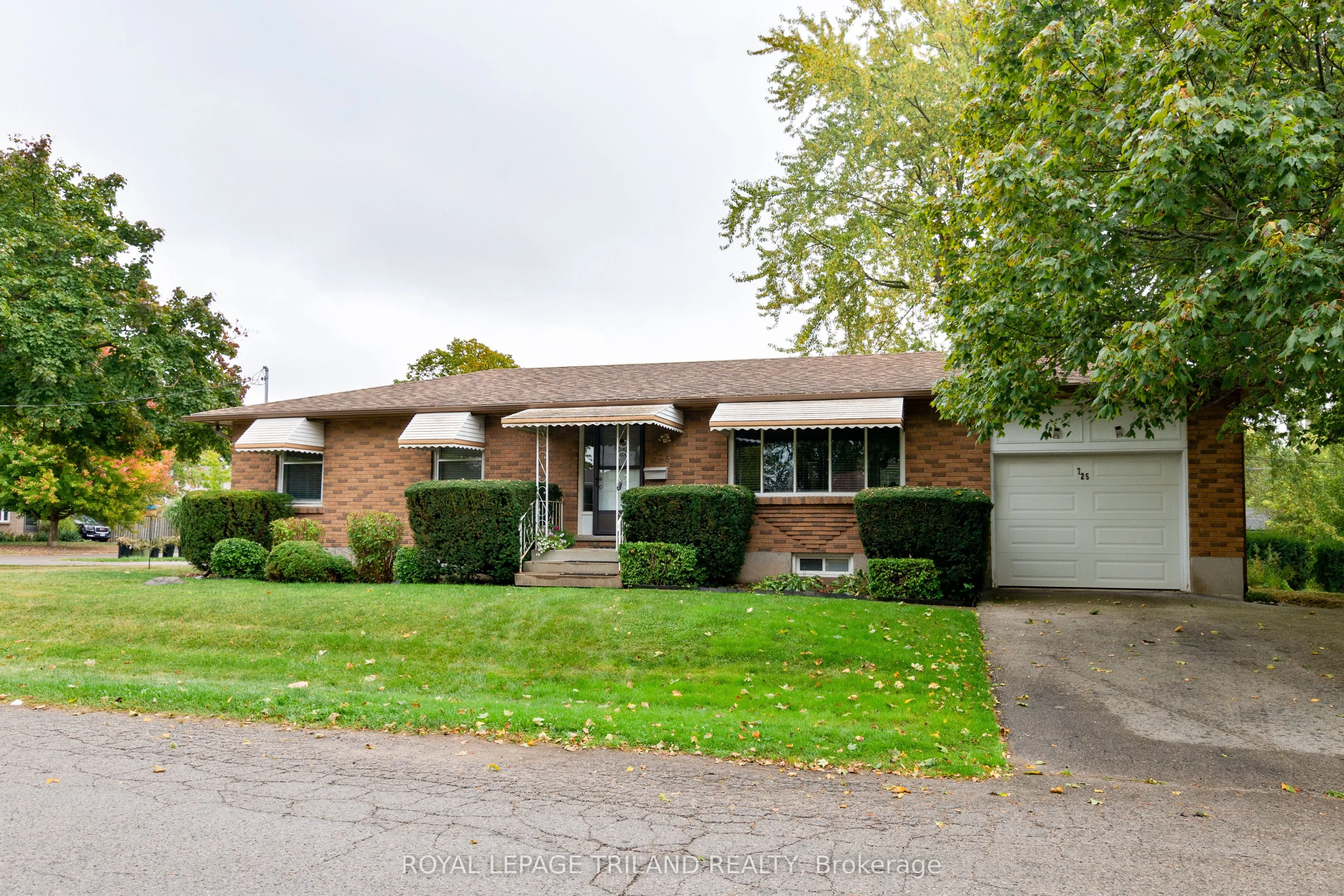 725 St Stephens Drive