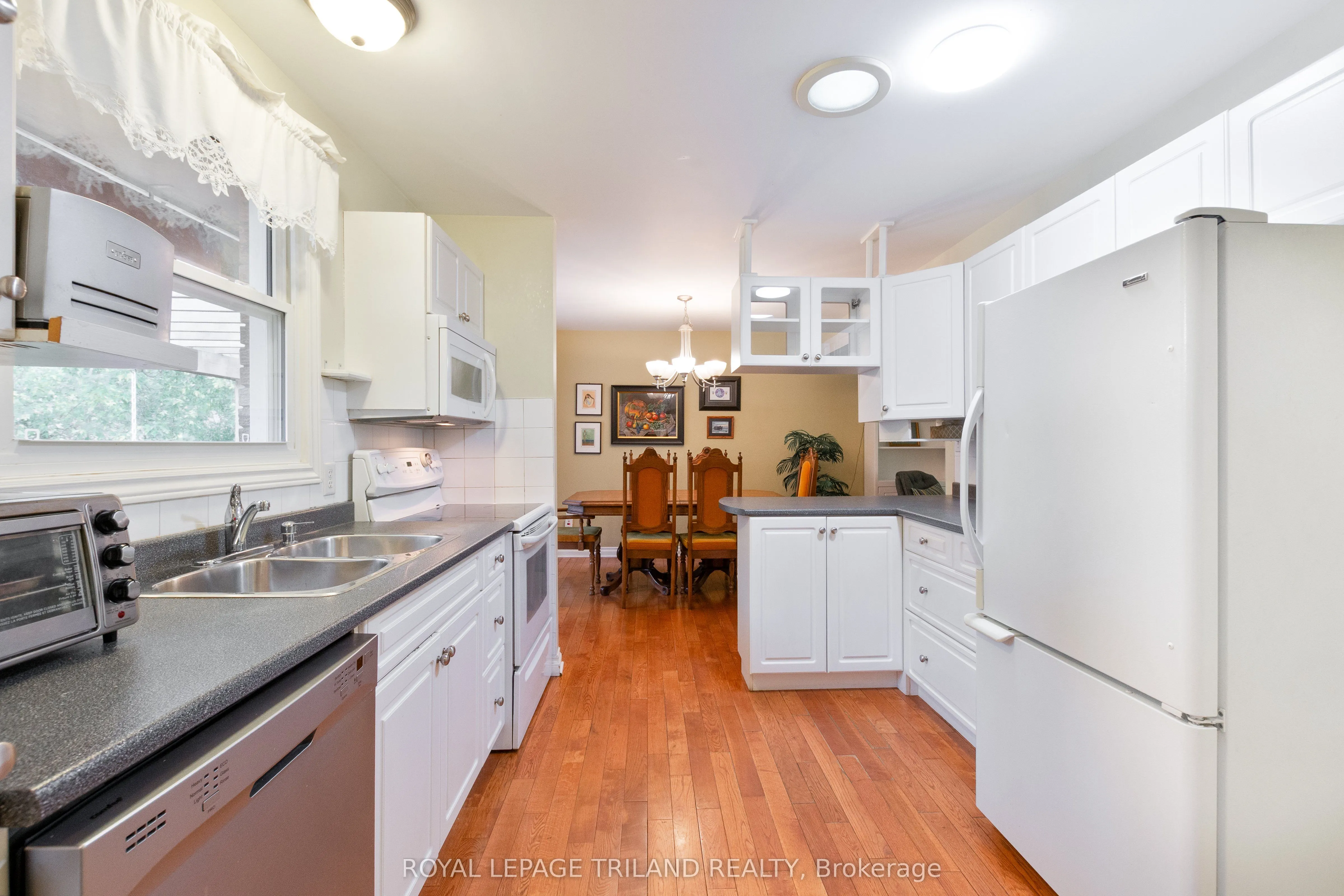725 St Stephens Drive