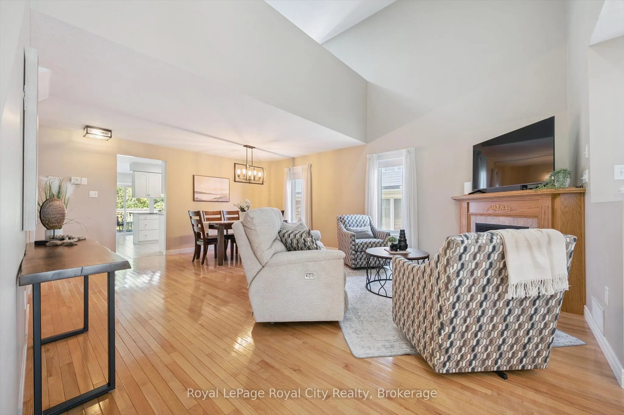99 Schroder Crescent