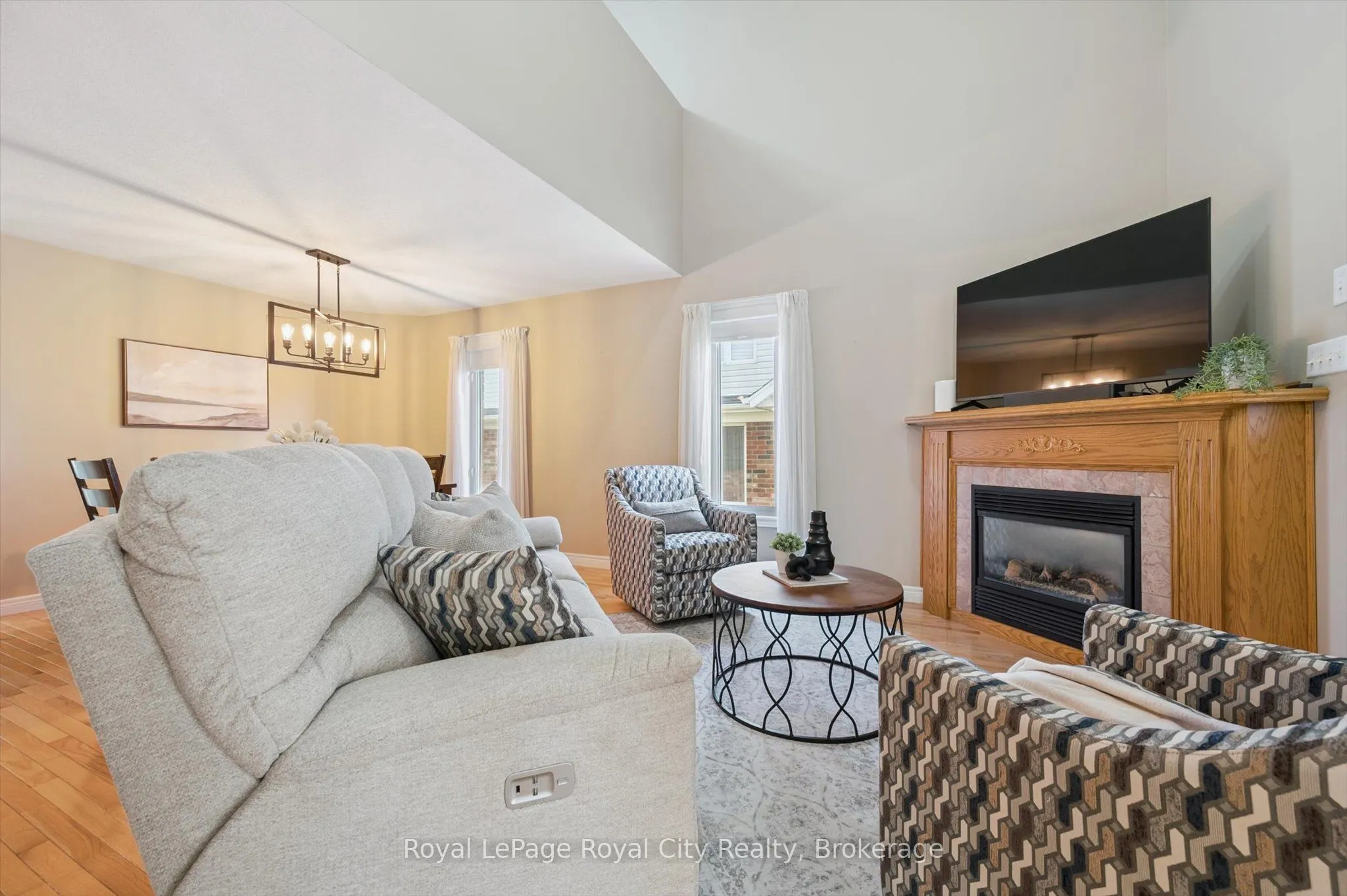 99 Schroder Crescent