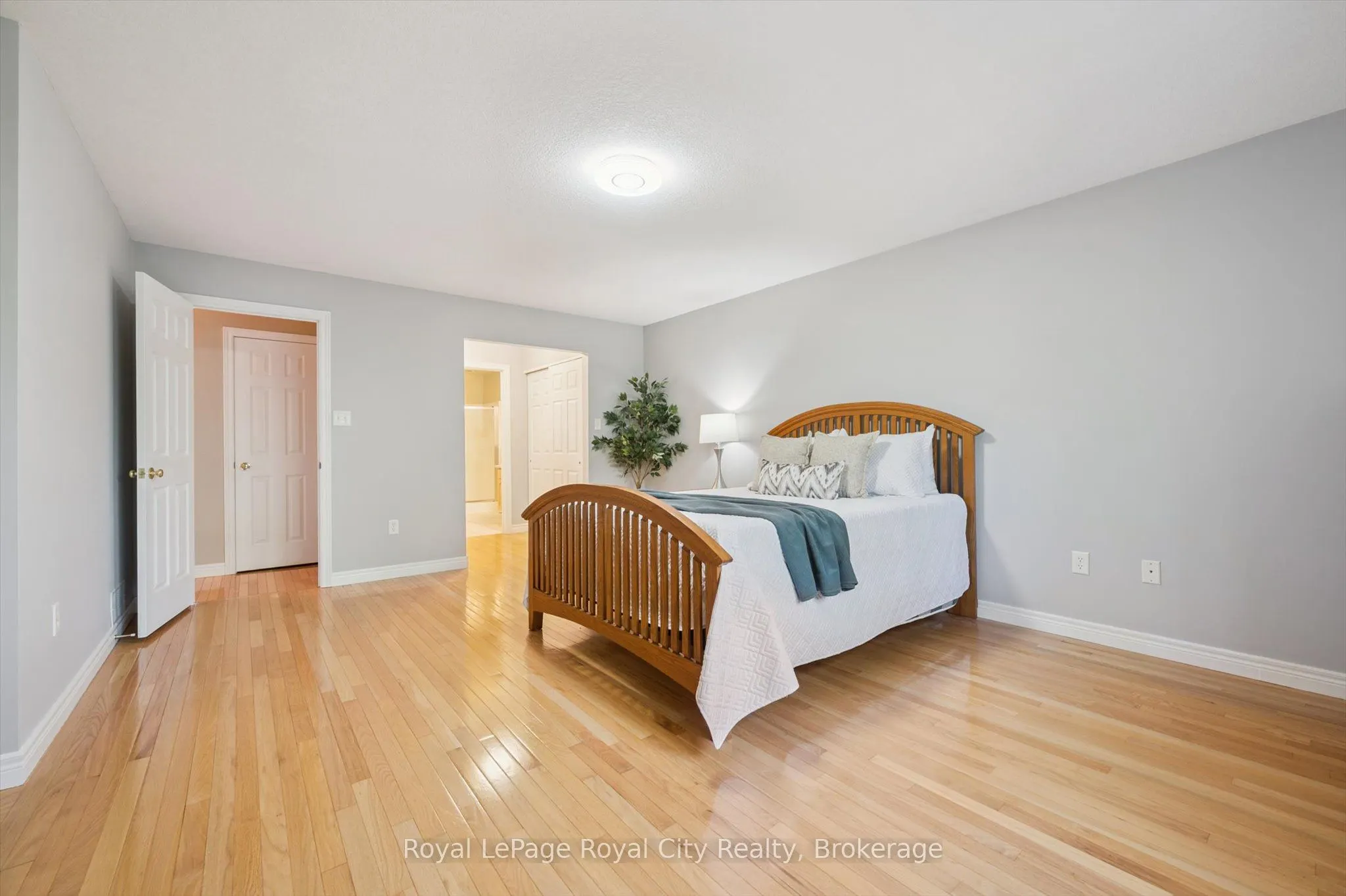 99 Schroder Crescent