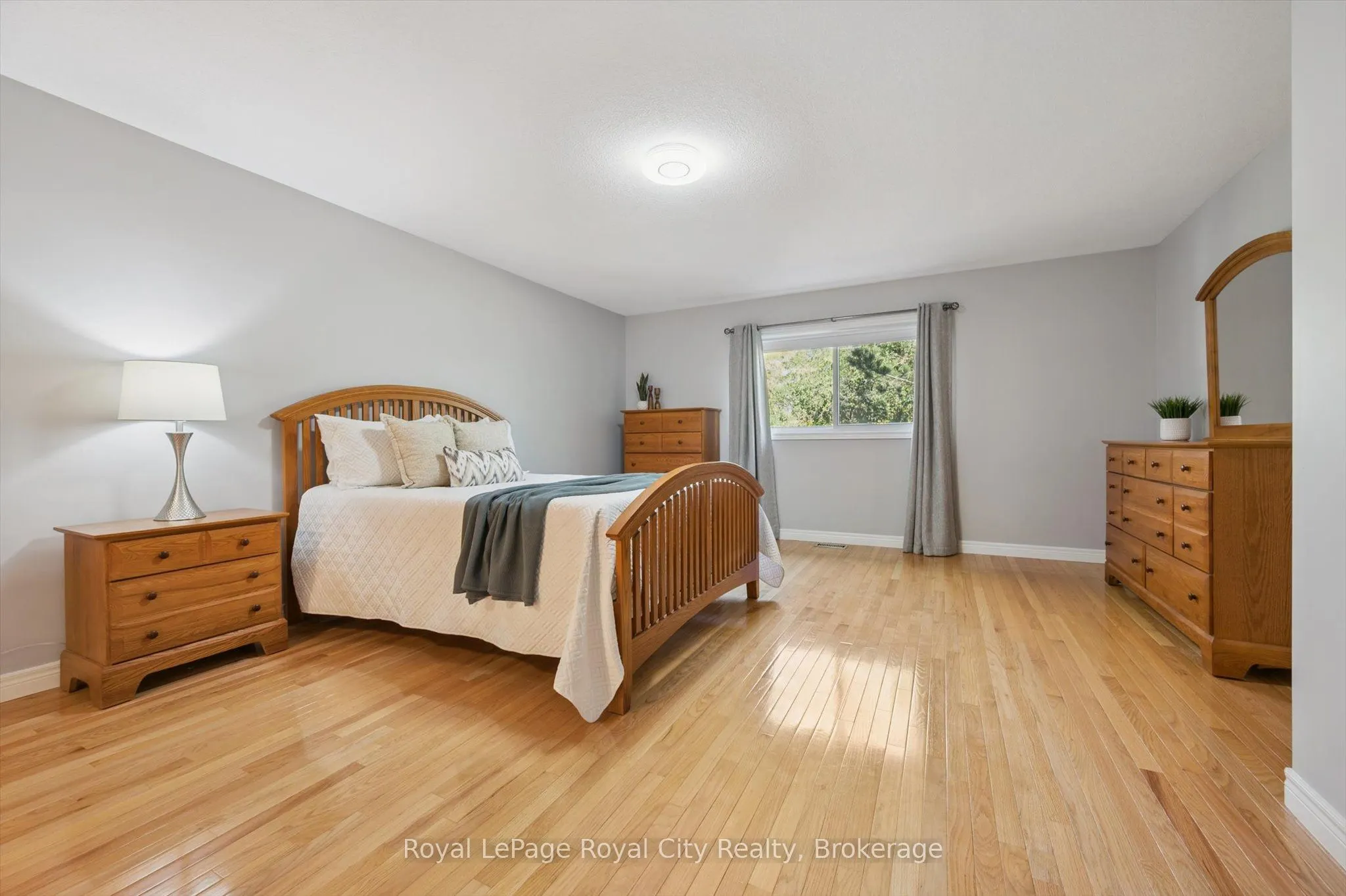 99 Schroder Crescent
