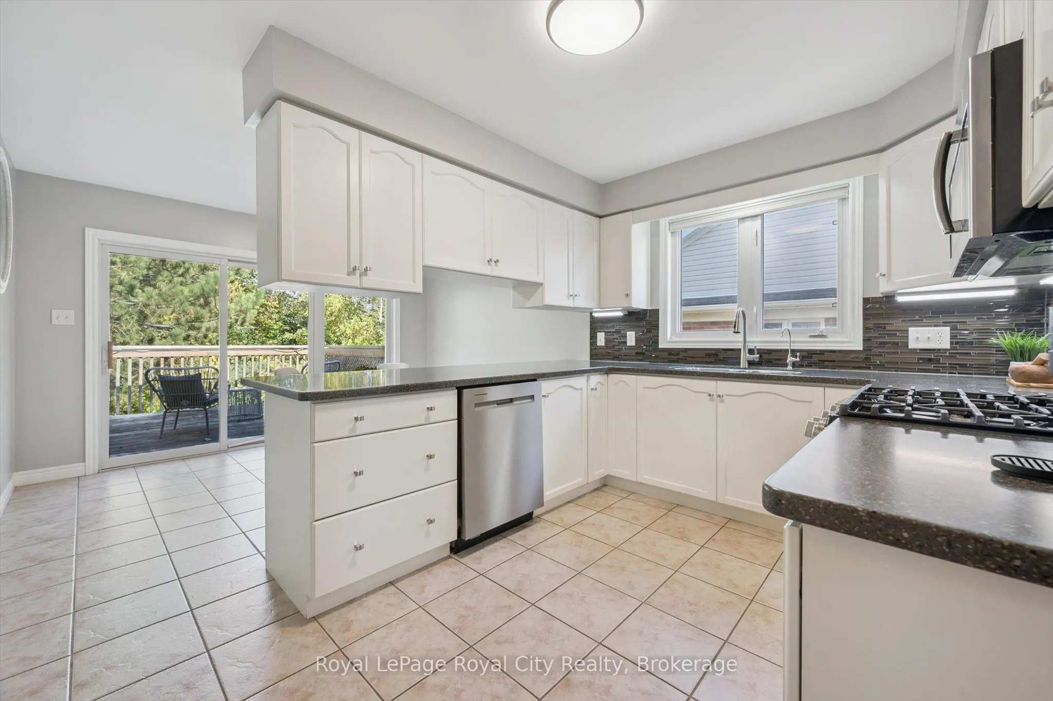 99 Schroder Crescent