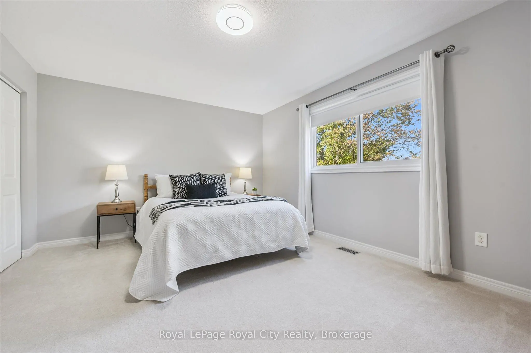 99 Schroder Crescent