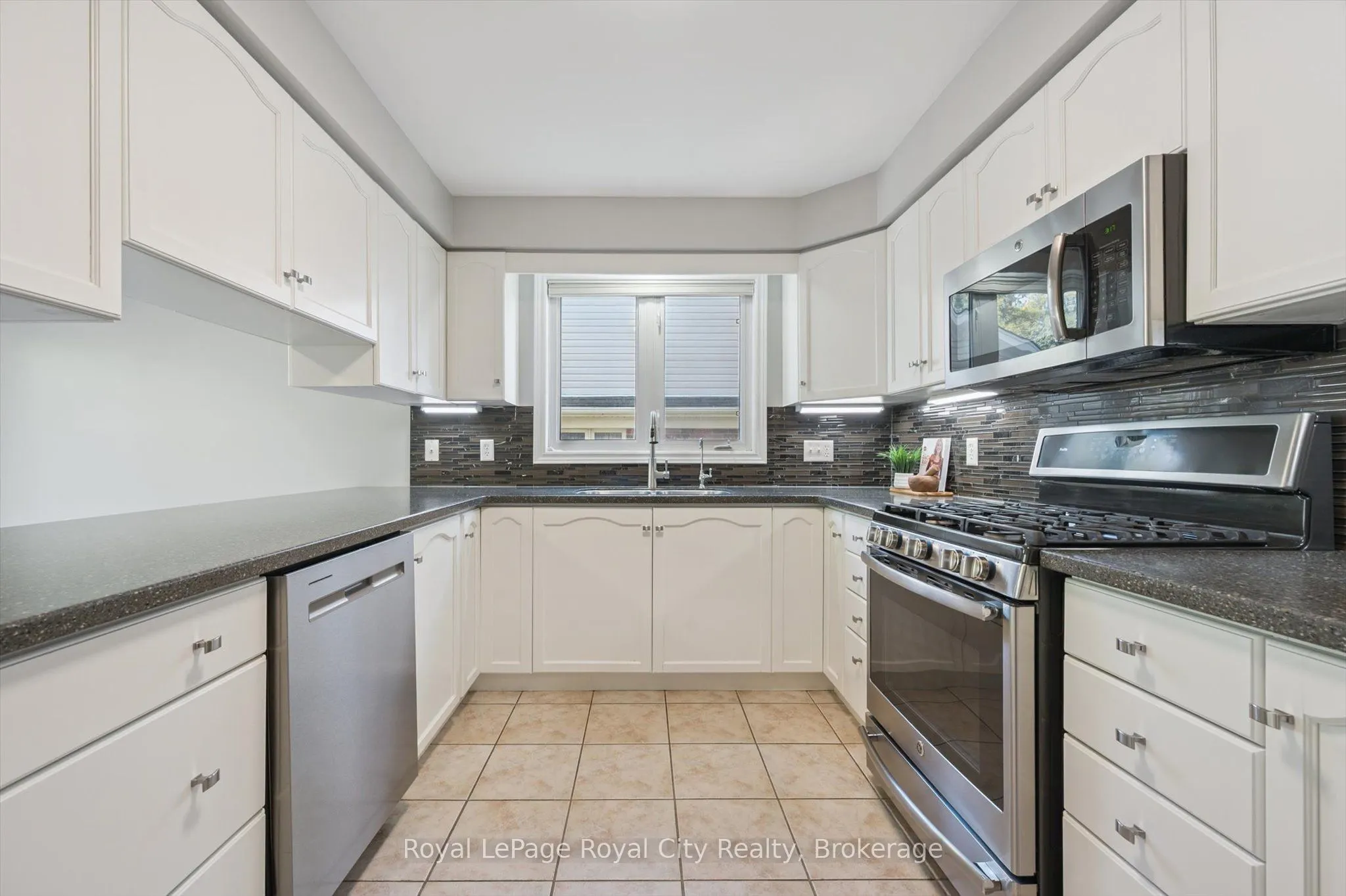 99 Schroder Crescent