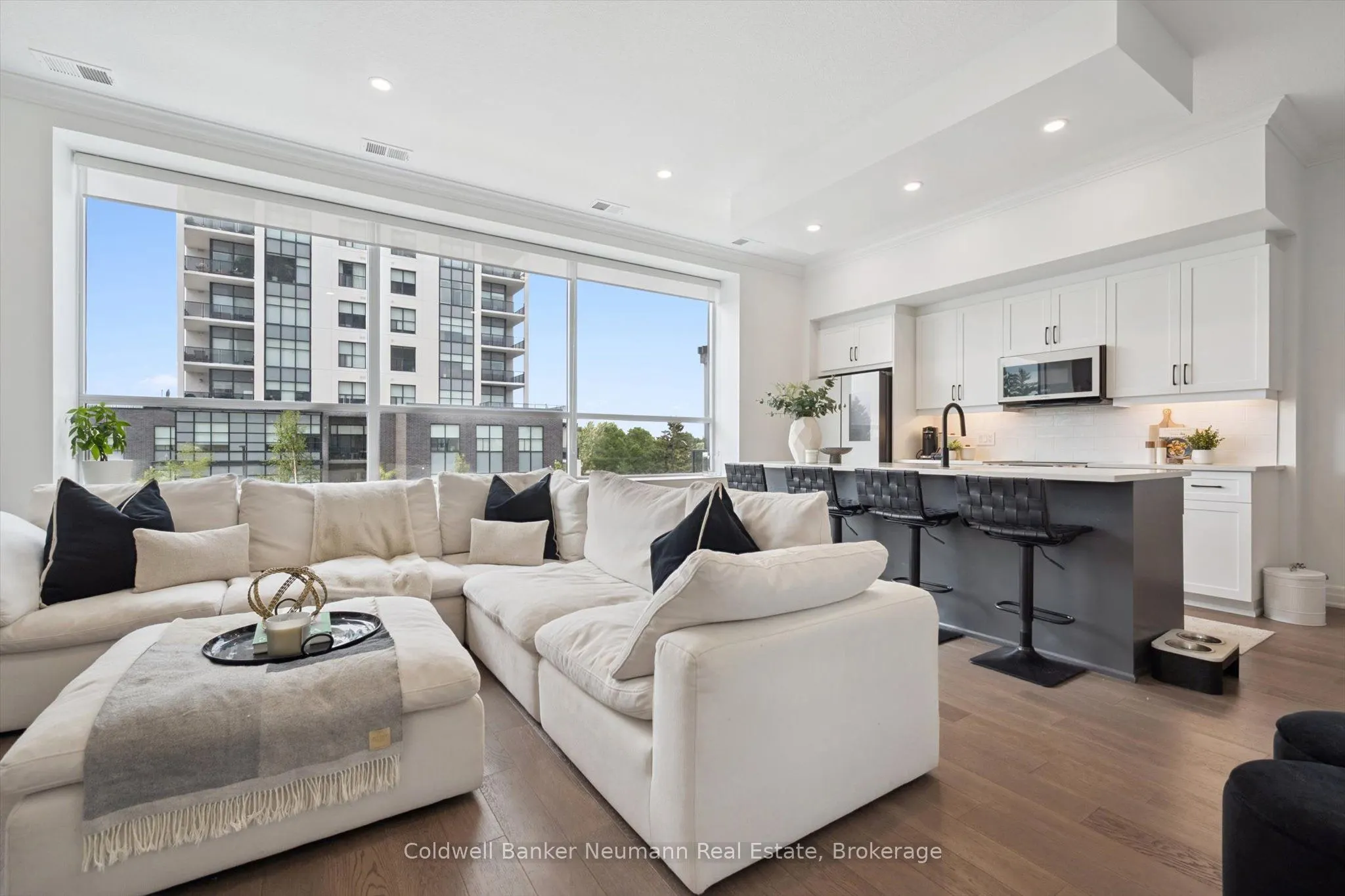 1880 Gordon Street, #204