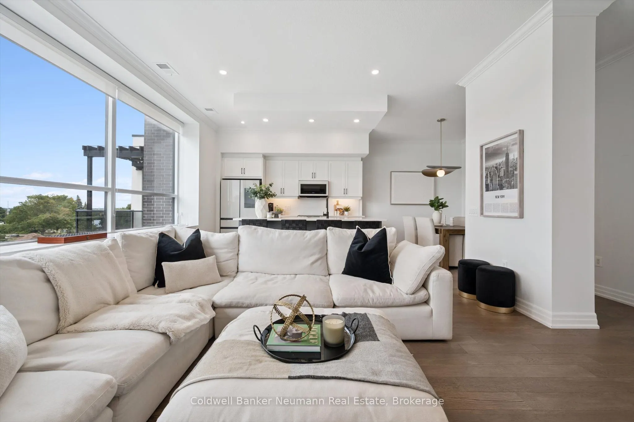 1880 Gordon Street, #204