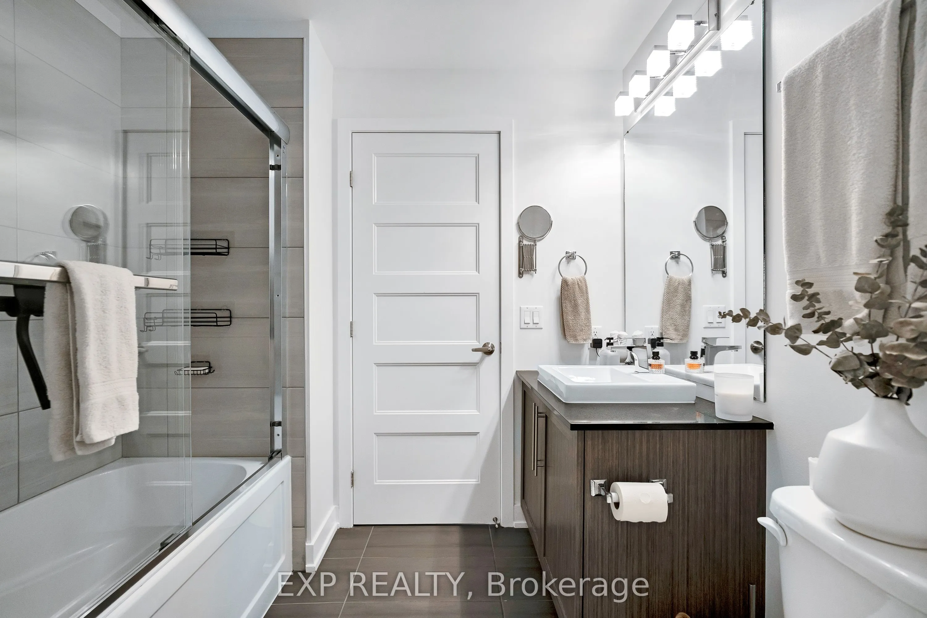 200 INLET Private, #607
