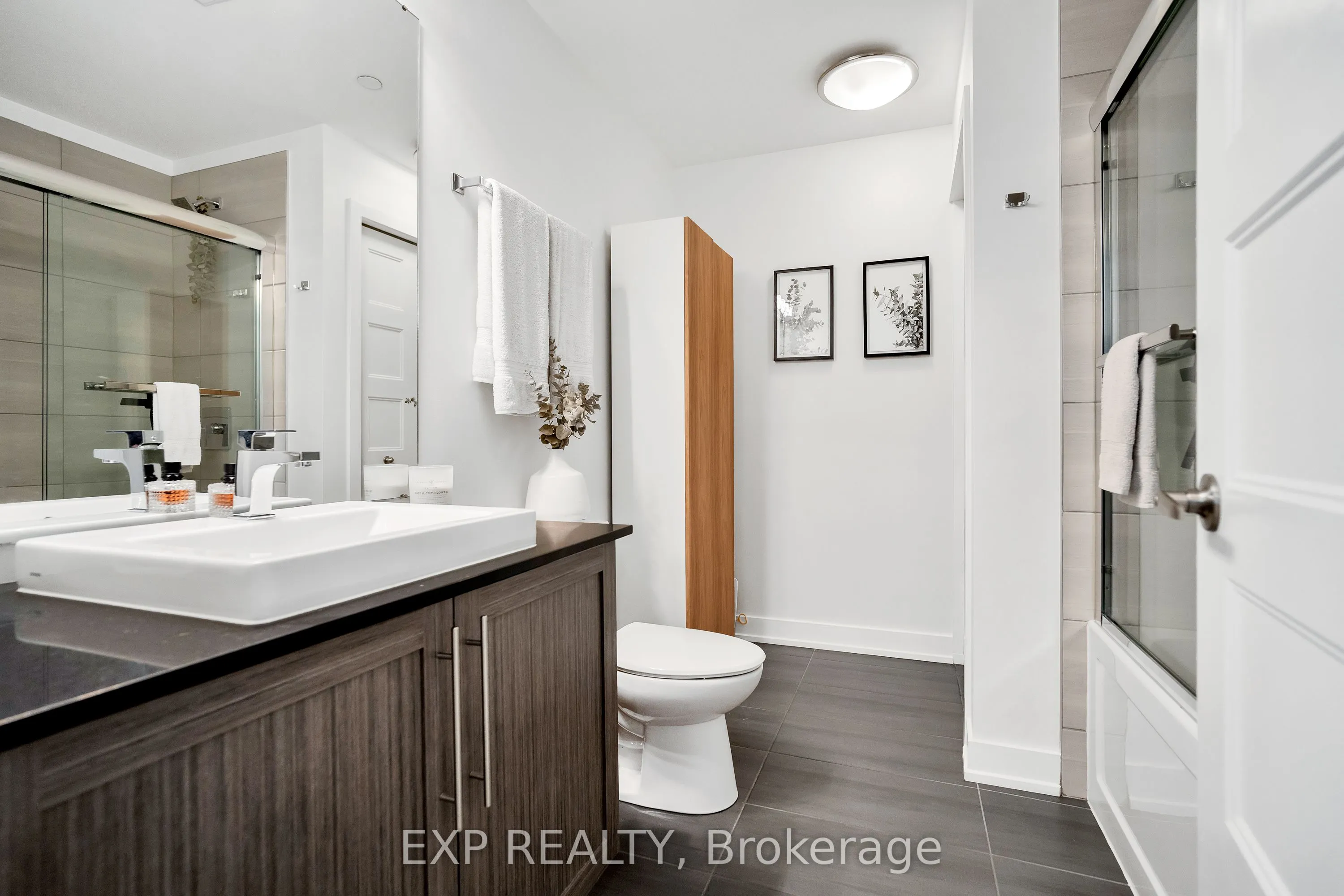 200 INLET Private, #607