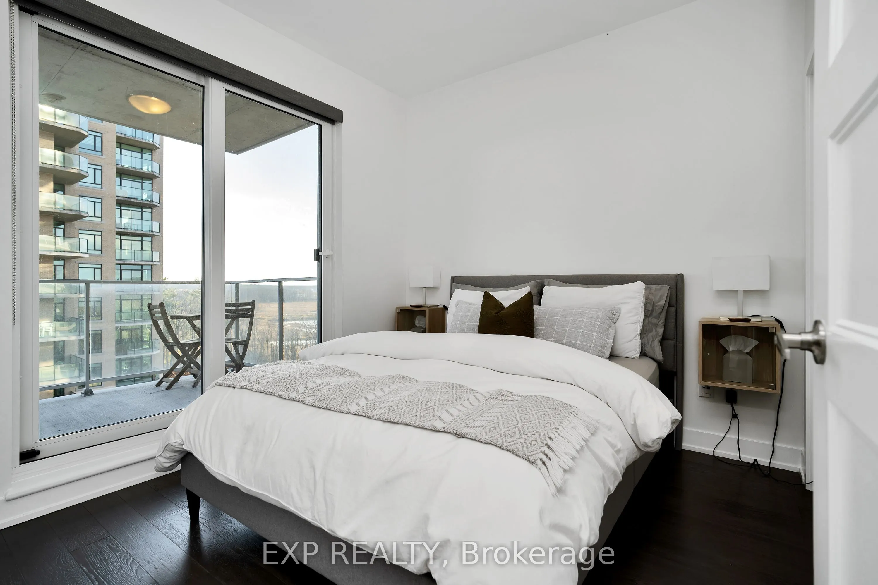 200 INLET Private, #607