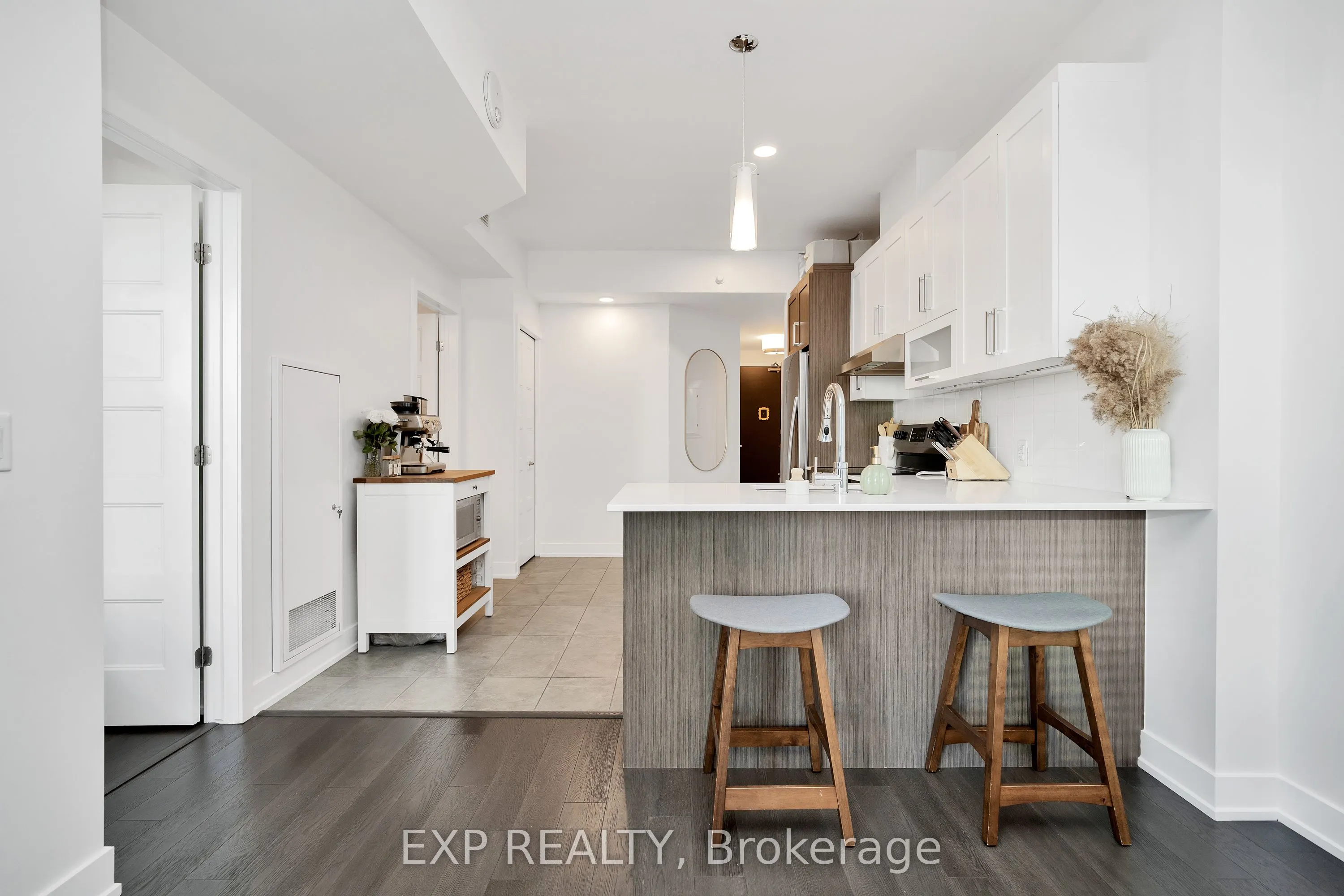 200 INLET Private, #607