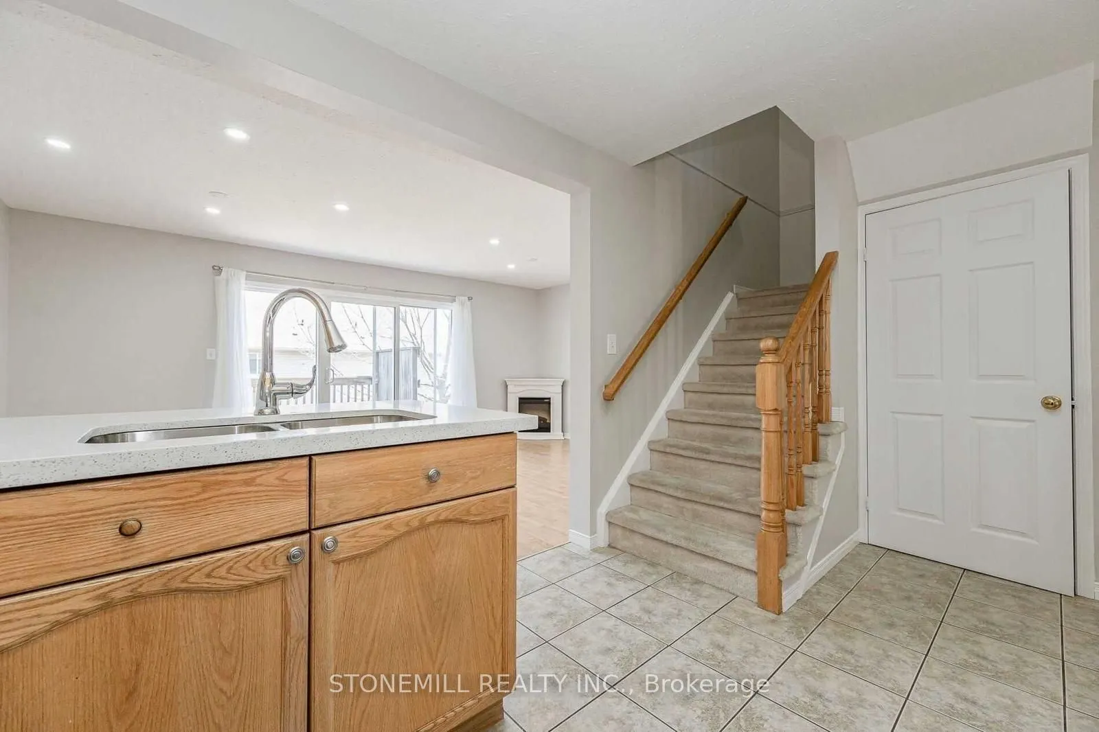 31 SCHRODER Crescent, #34