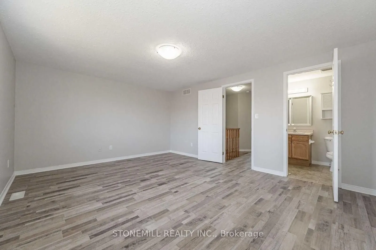 31 SCHRODER Crescent, #34