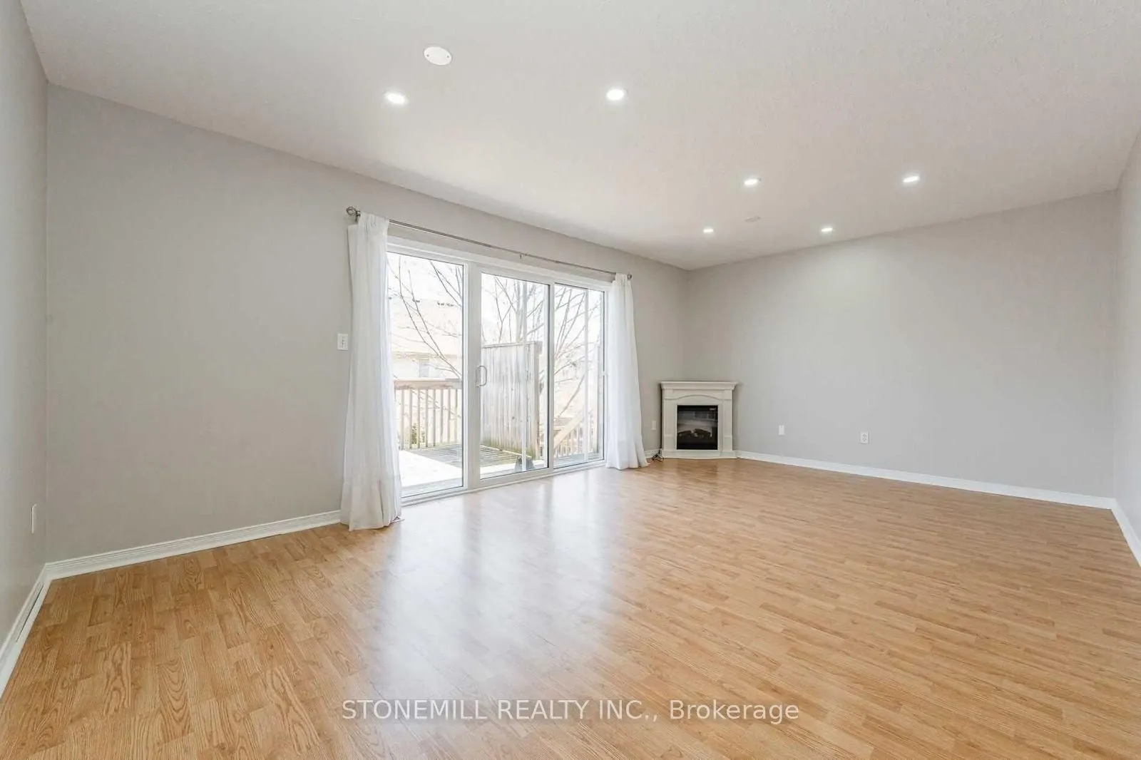 31 SCHRODER Crescent, #34