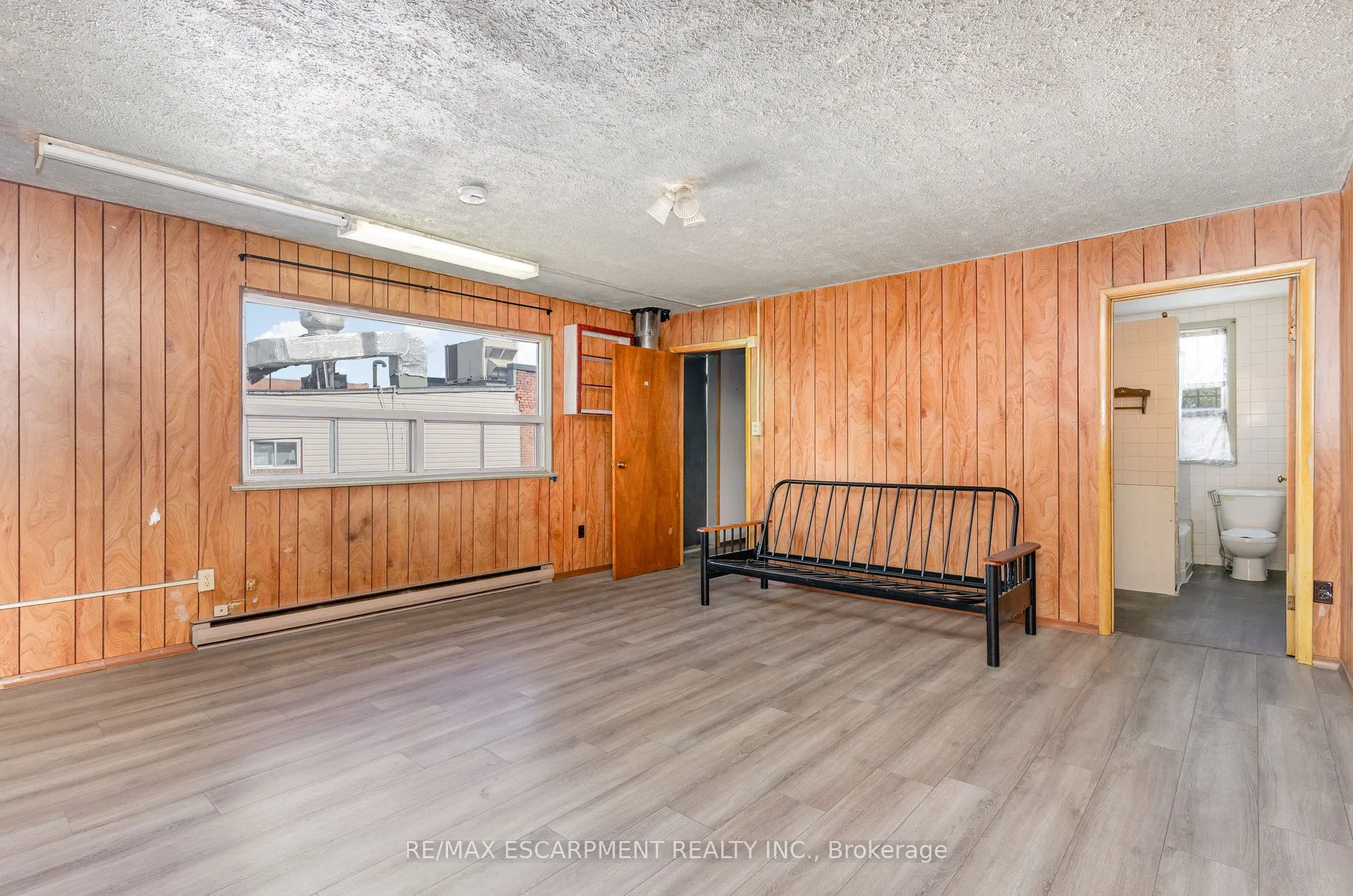 201 Ottawa Street N