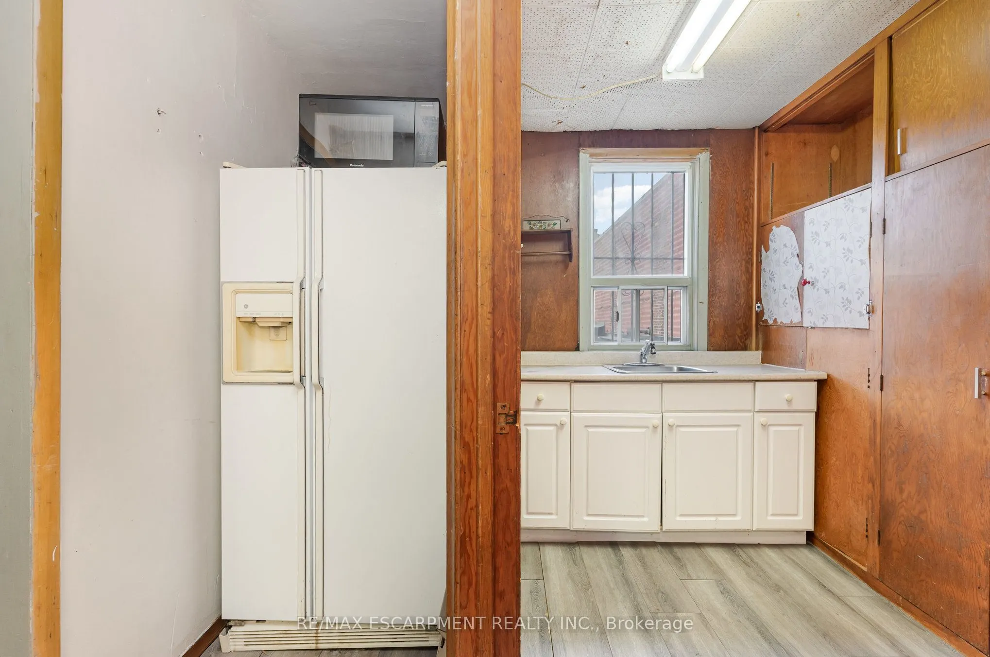 201 Ottawa Street N