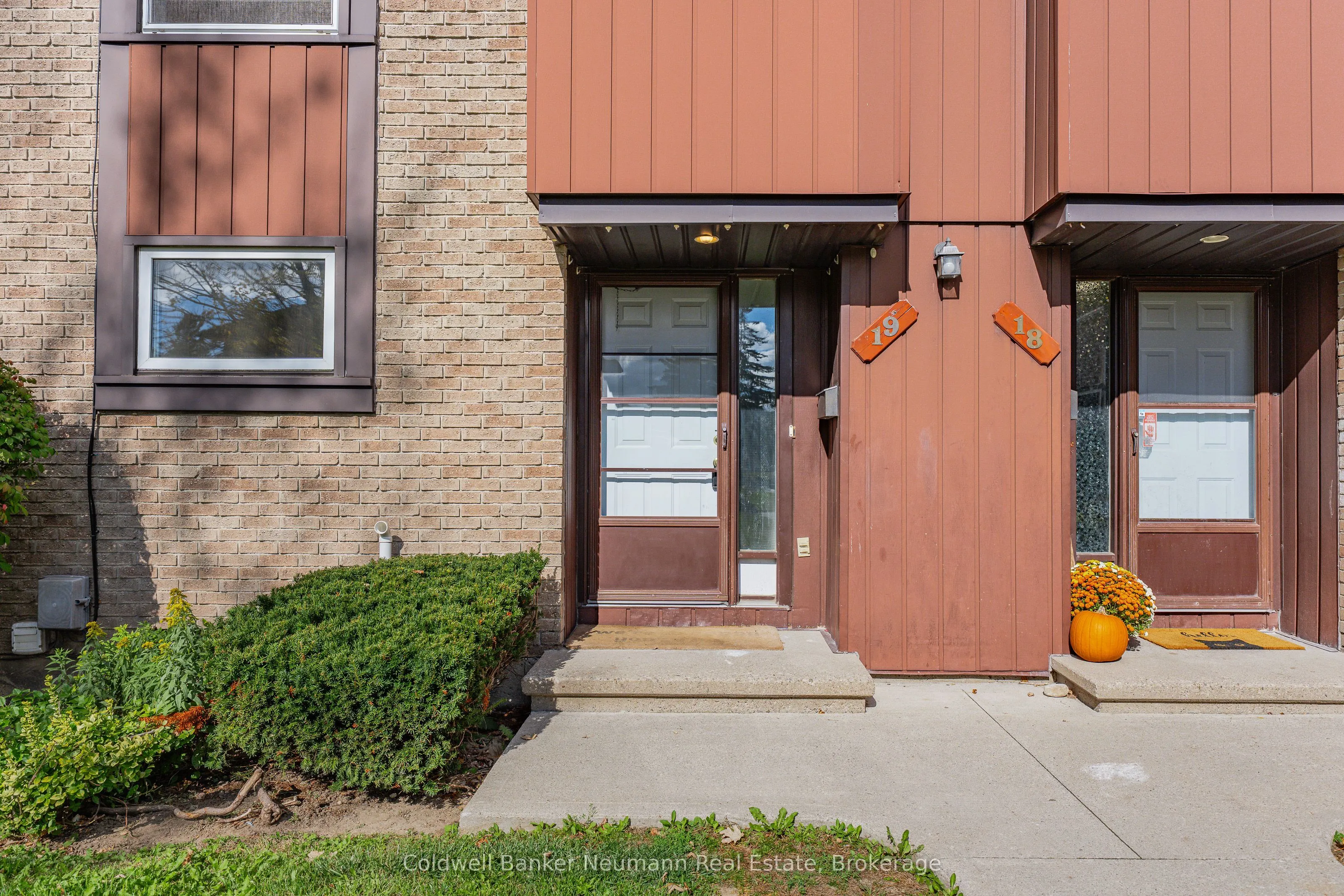 539 Willow Road, #19