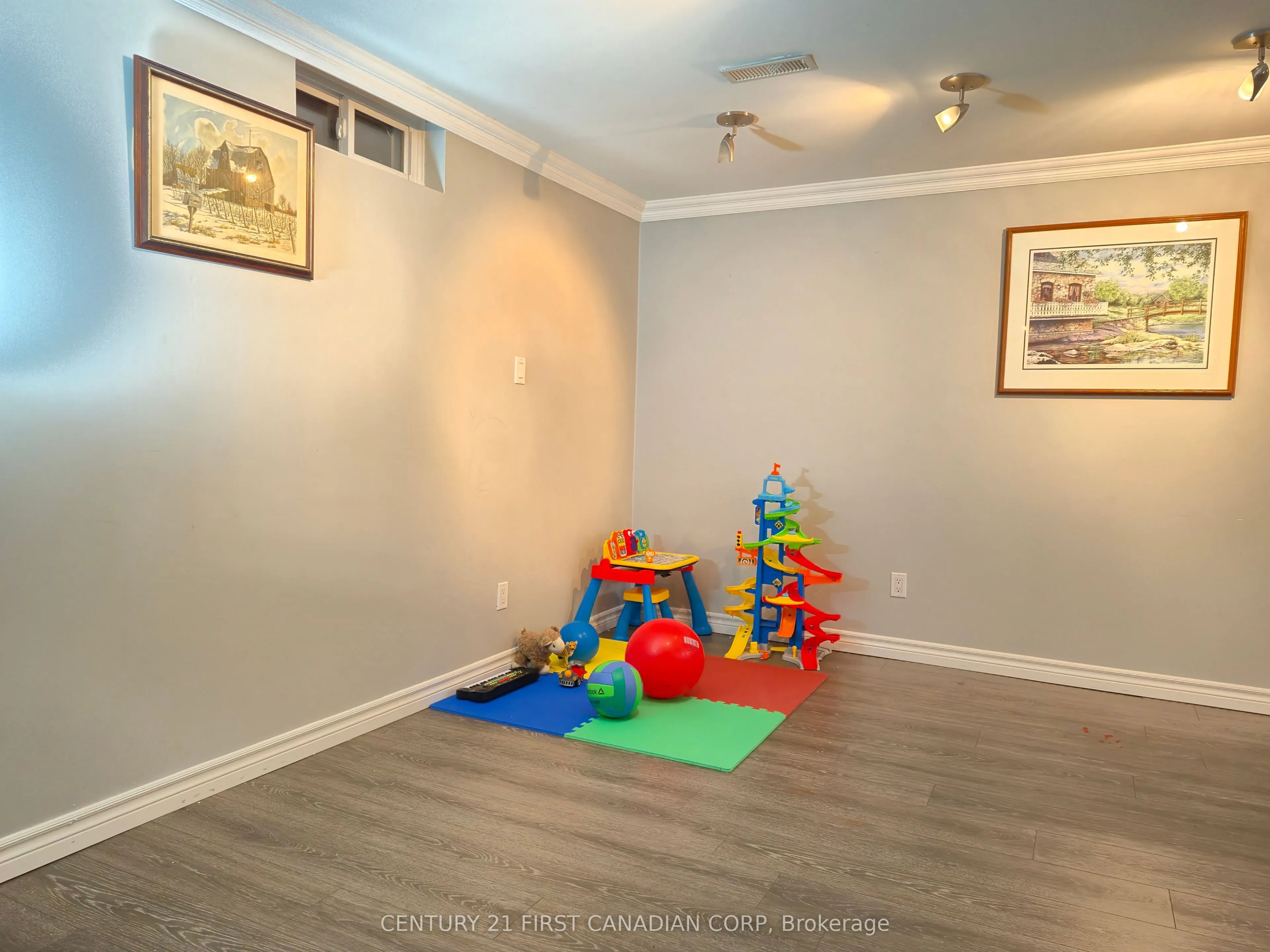 15 Mohican Drive
