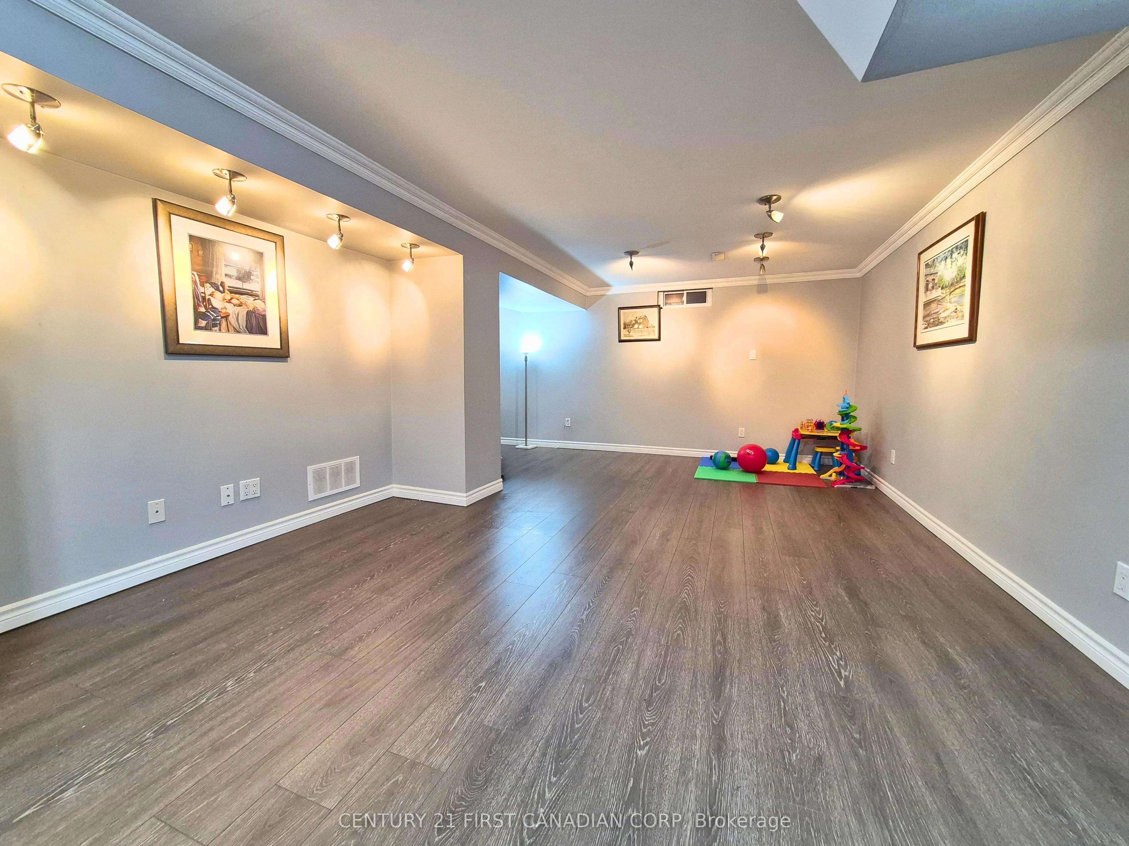 15 Mohican Drive