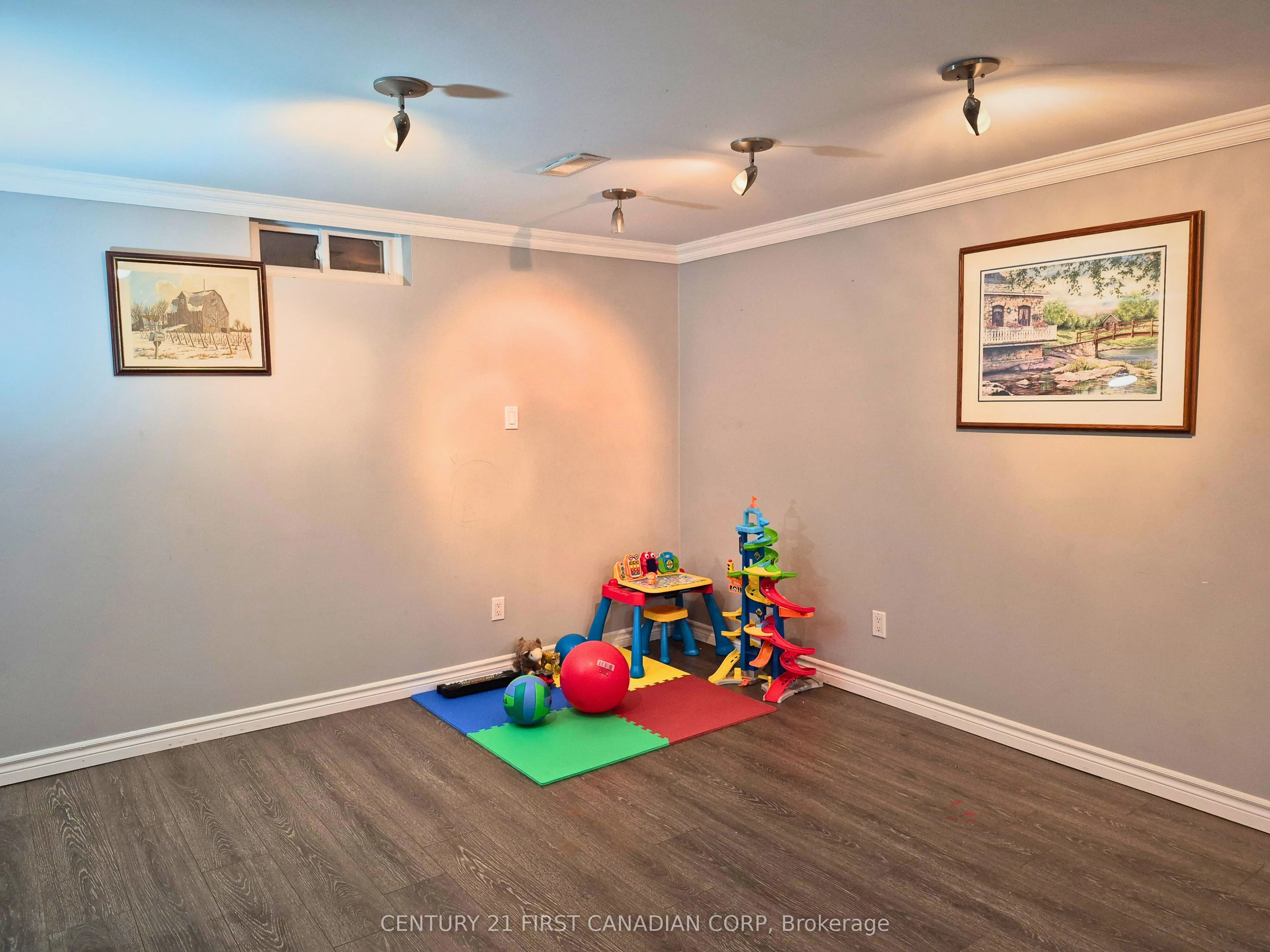 15 Mohican Drive