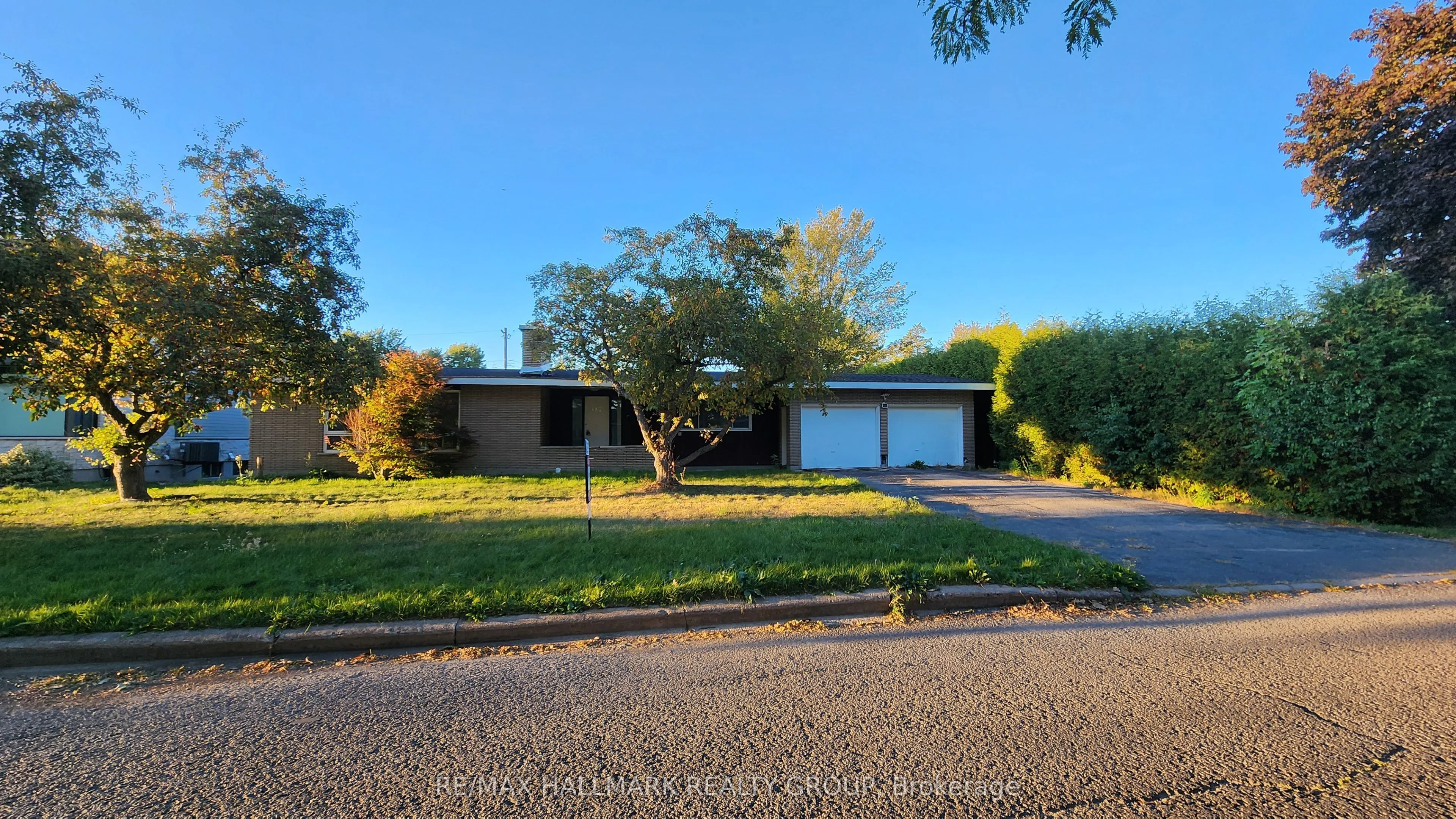447 ROGER Road