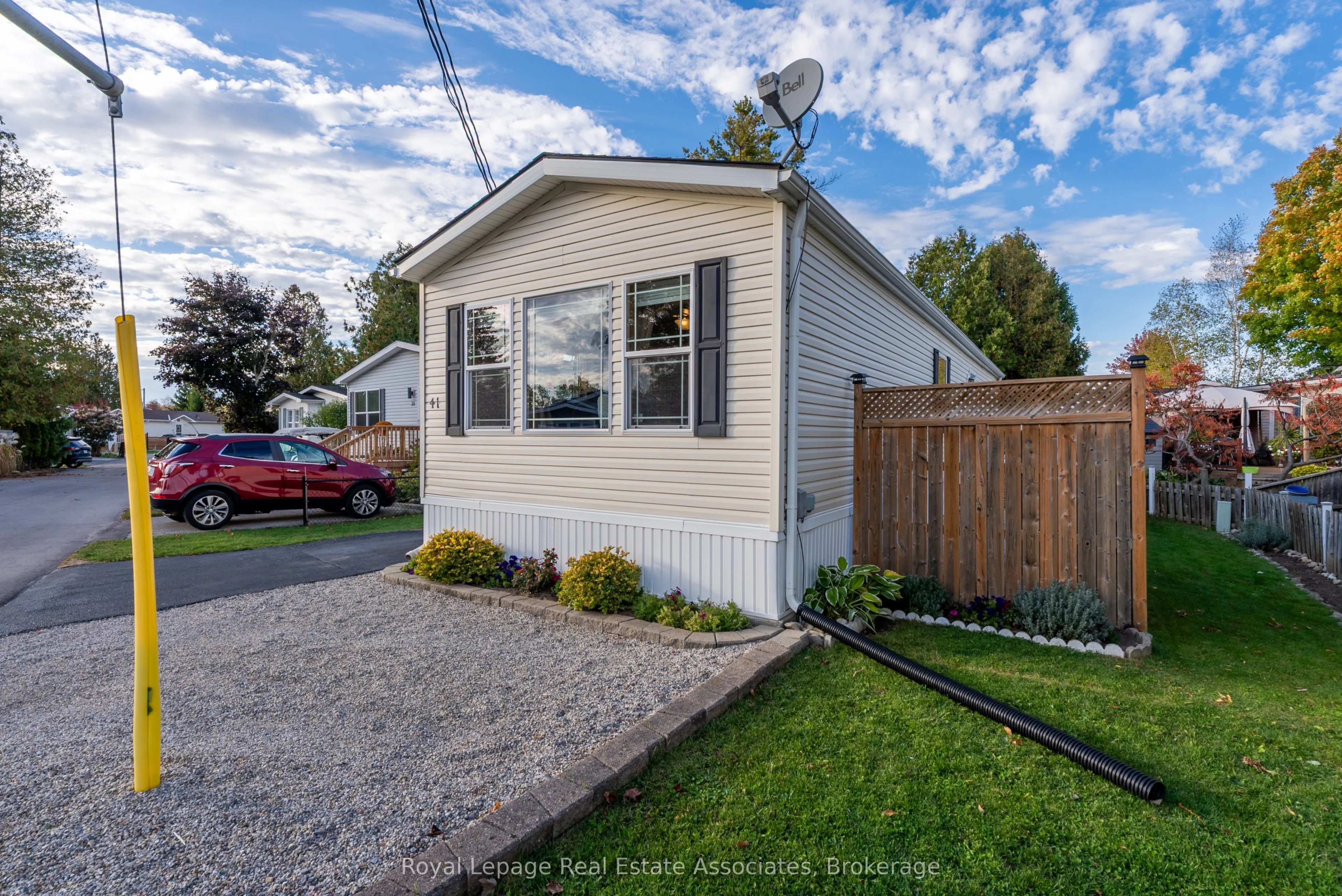 41 Cedarbush Crescent