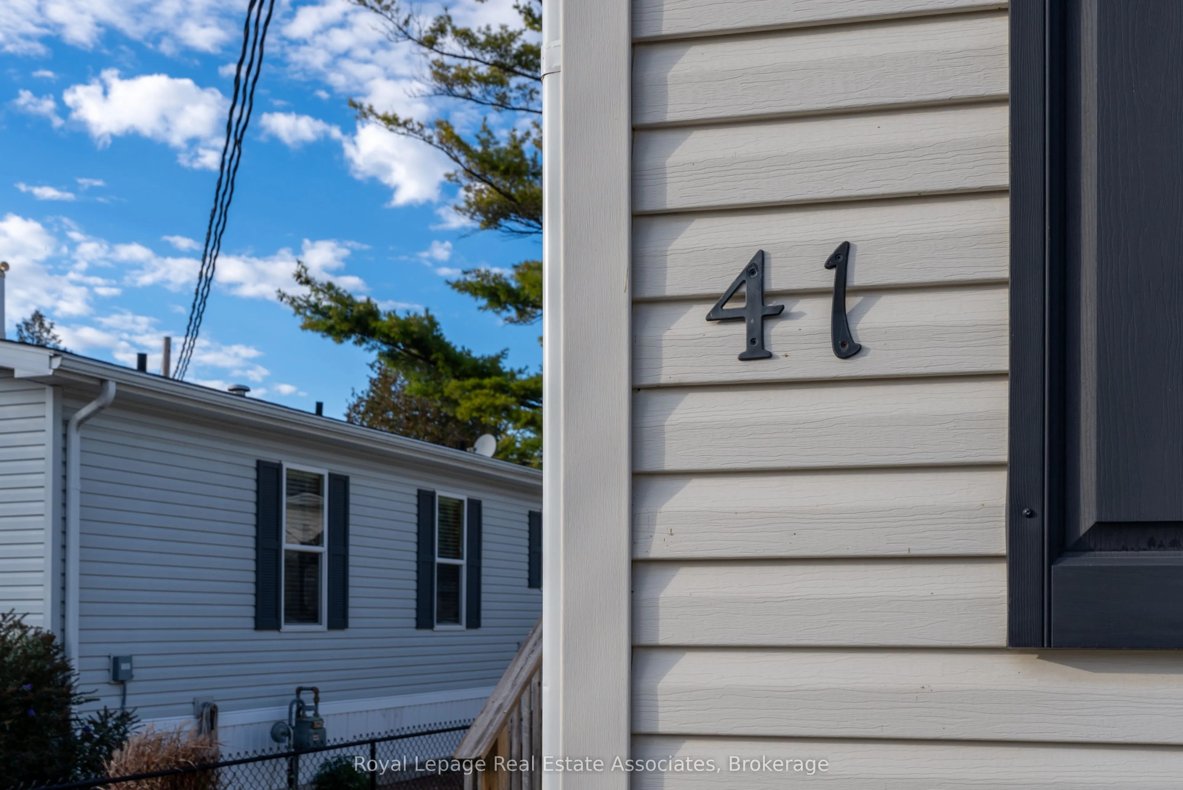41 Cedarbush Crescent
