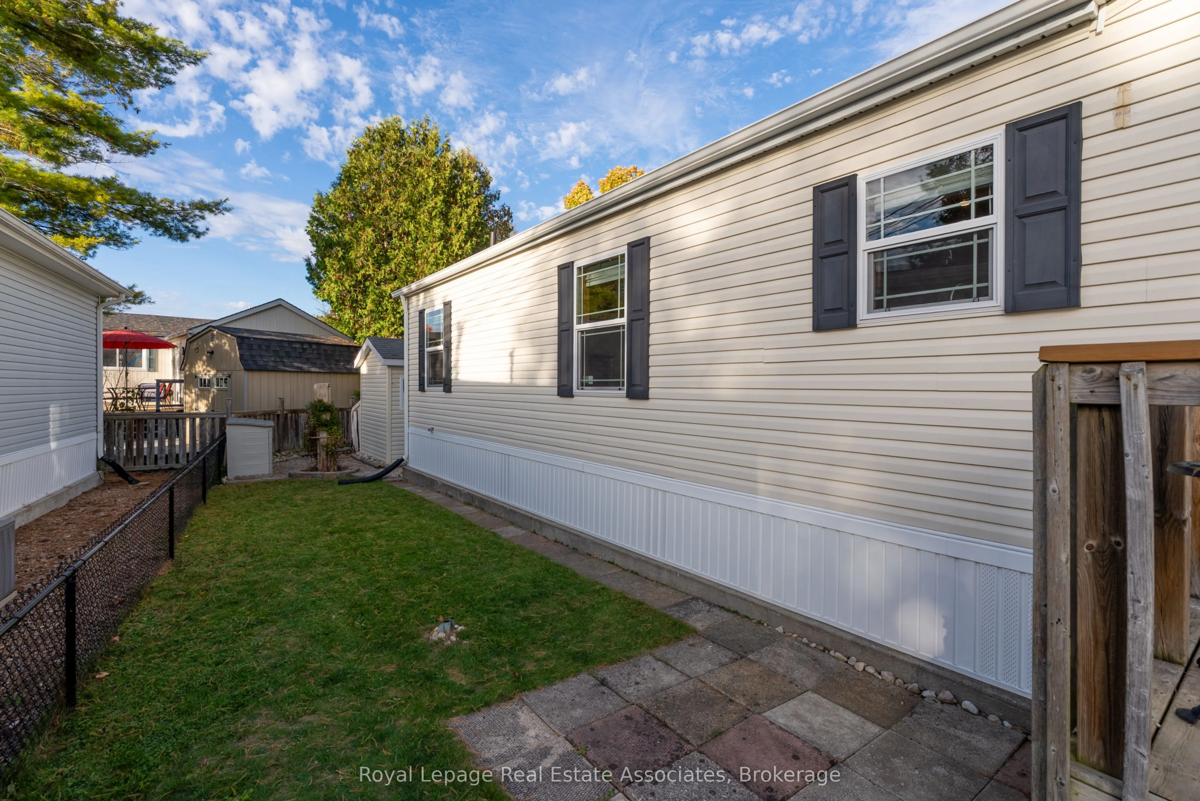 41 Cedarbush Crescent