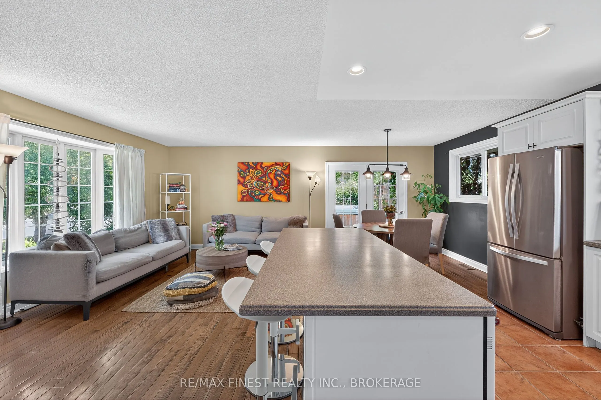 23 Diamond Crescent