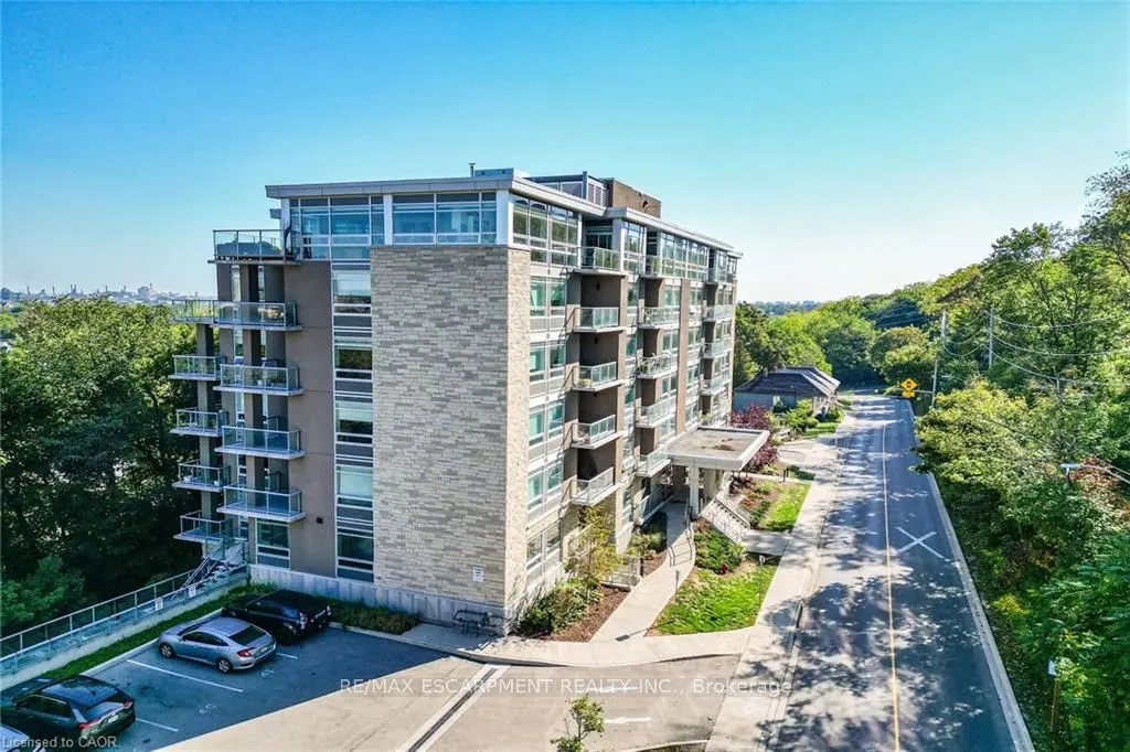 479 Charlton Avenue E, #410