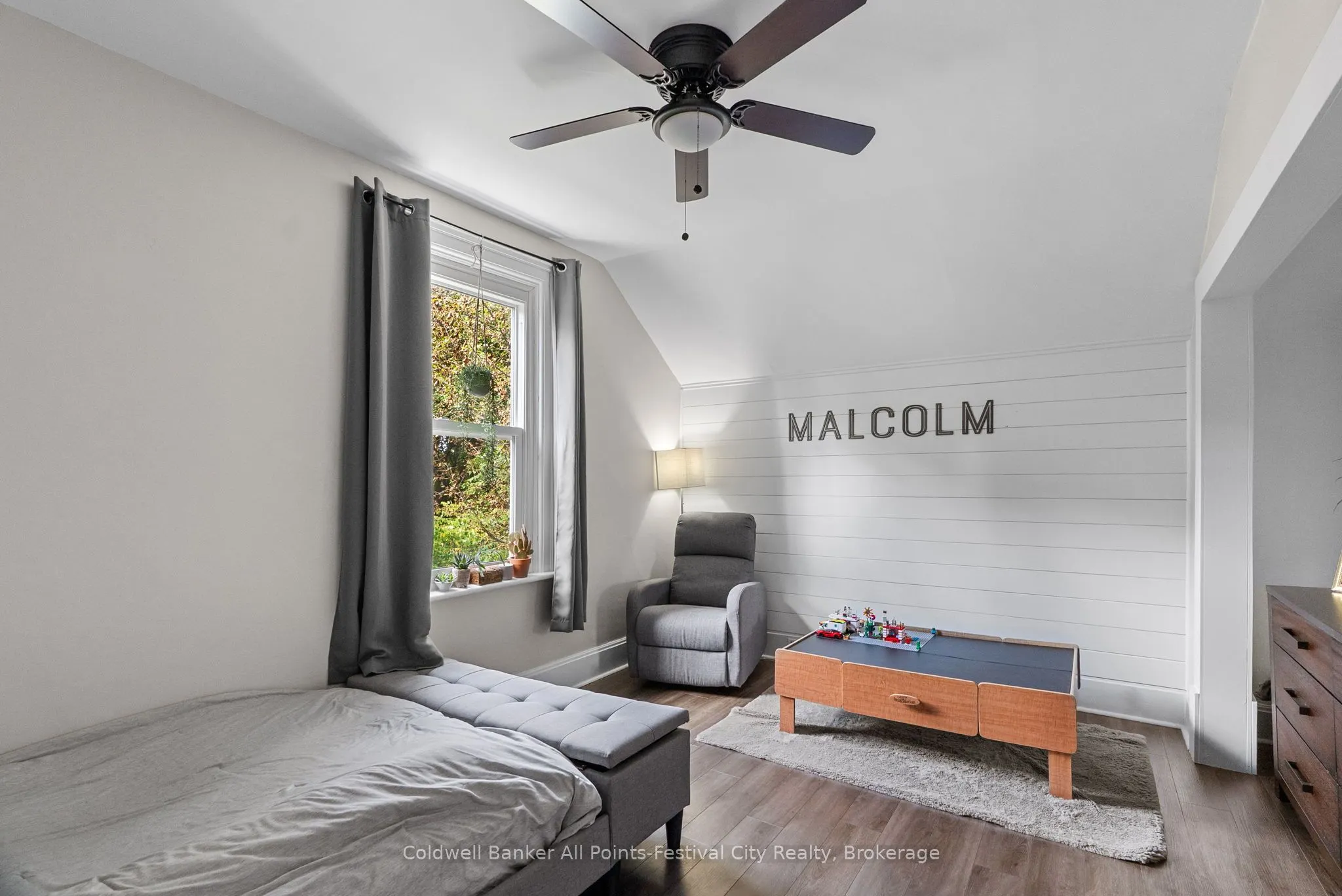 43 Bruce Street E