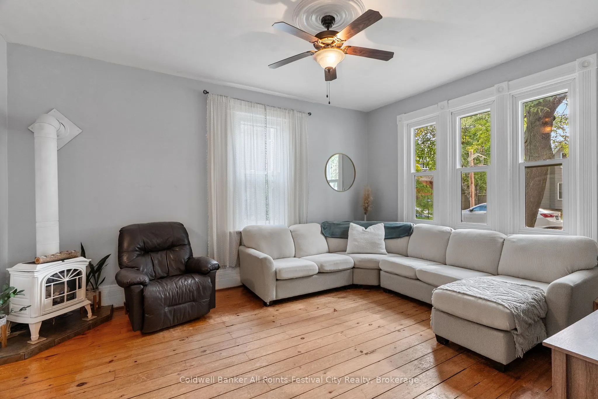 43 Bruce Street E