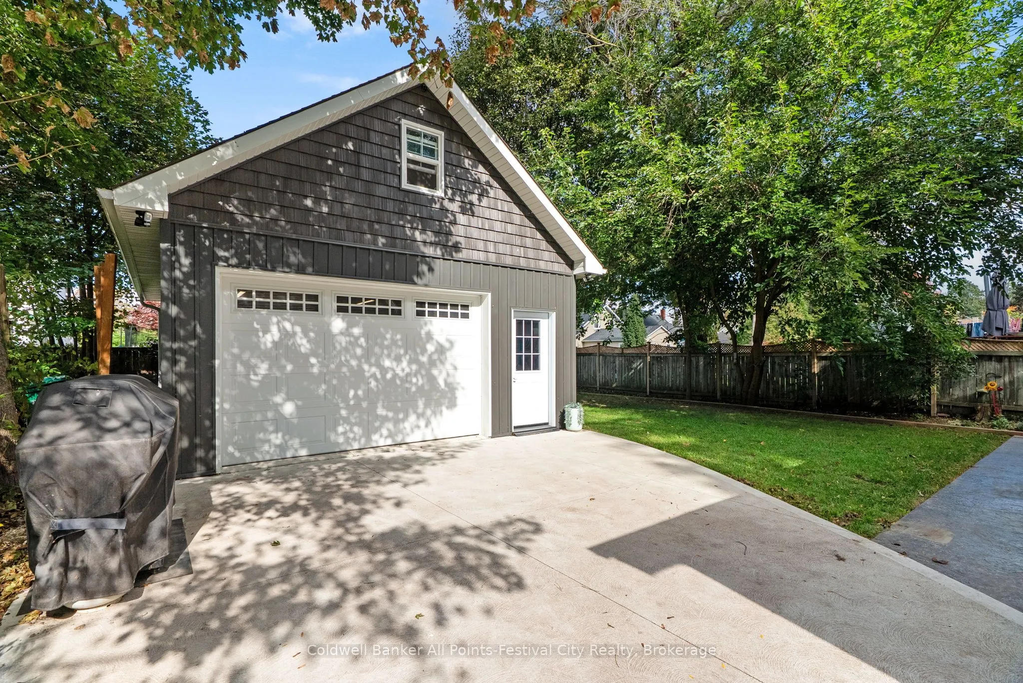 43 Bruce Street E