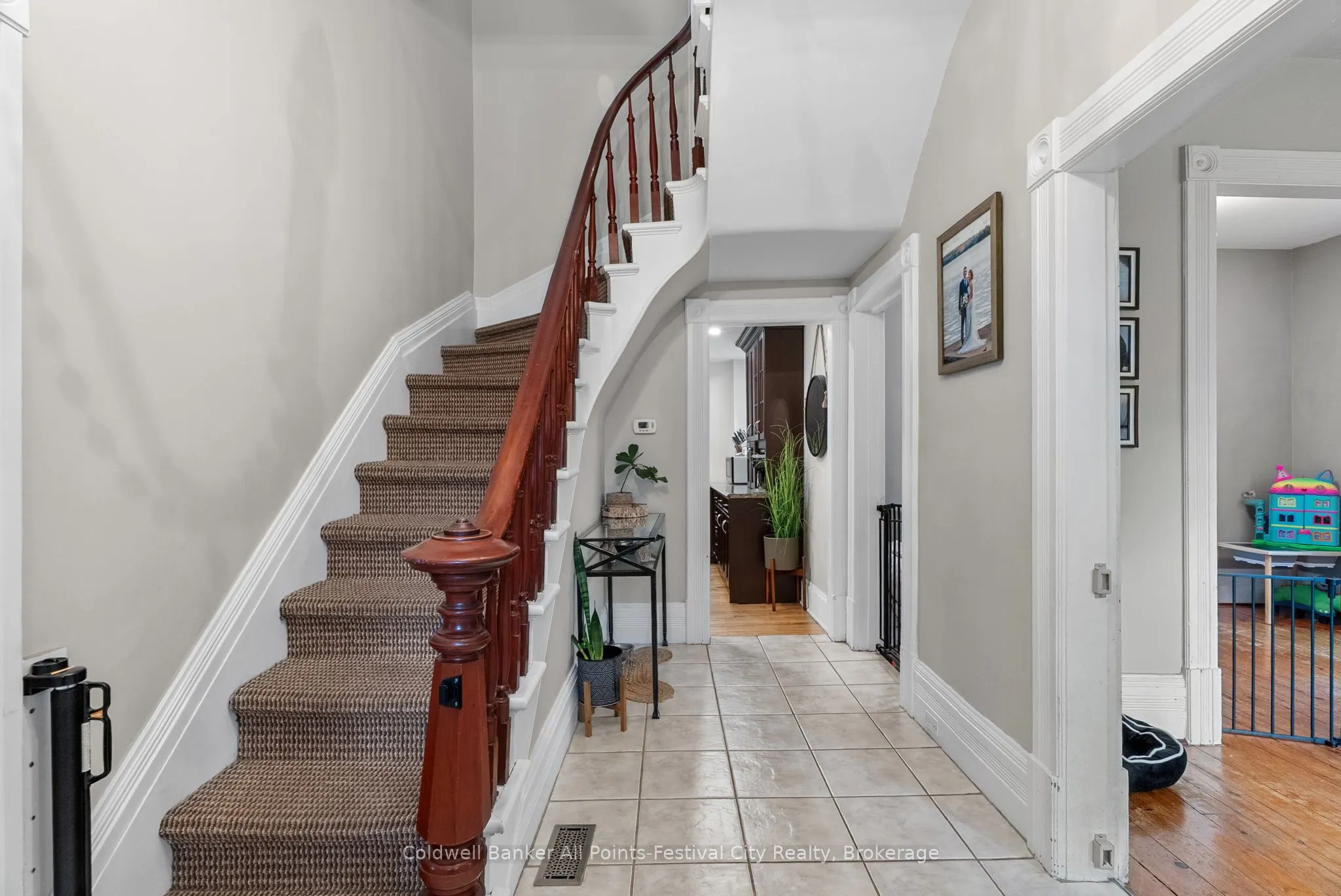 43 Bruce Street E