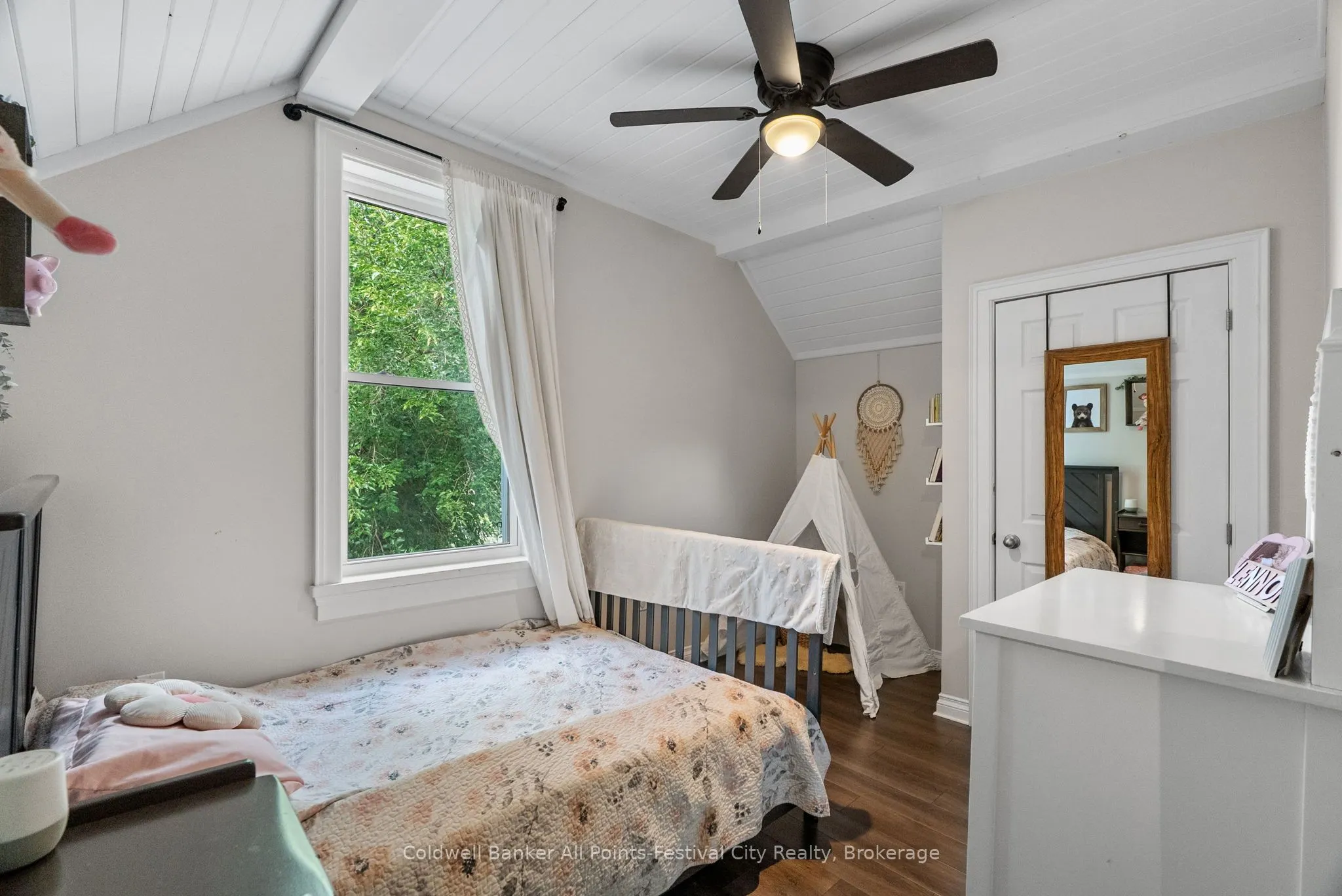 43 Bruce Street E