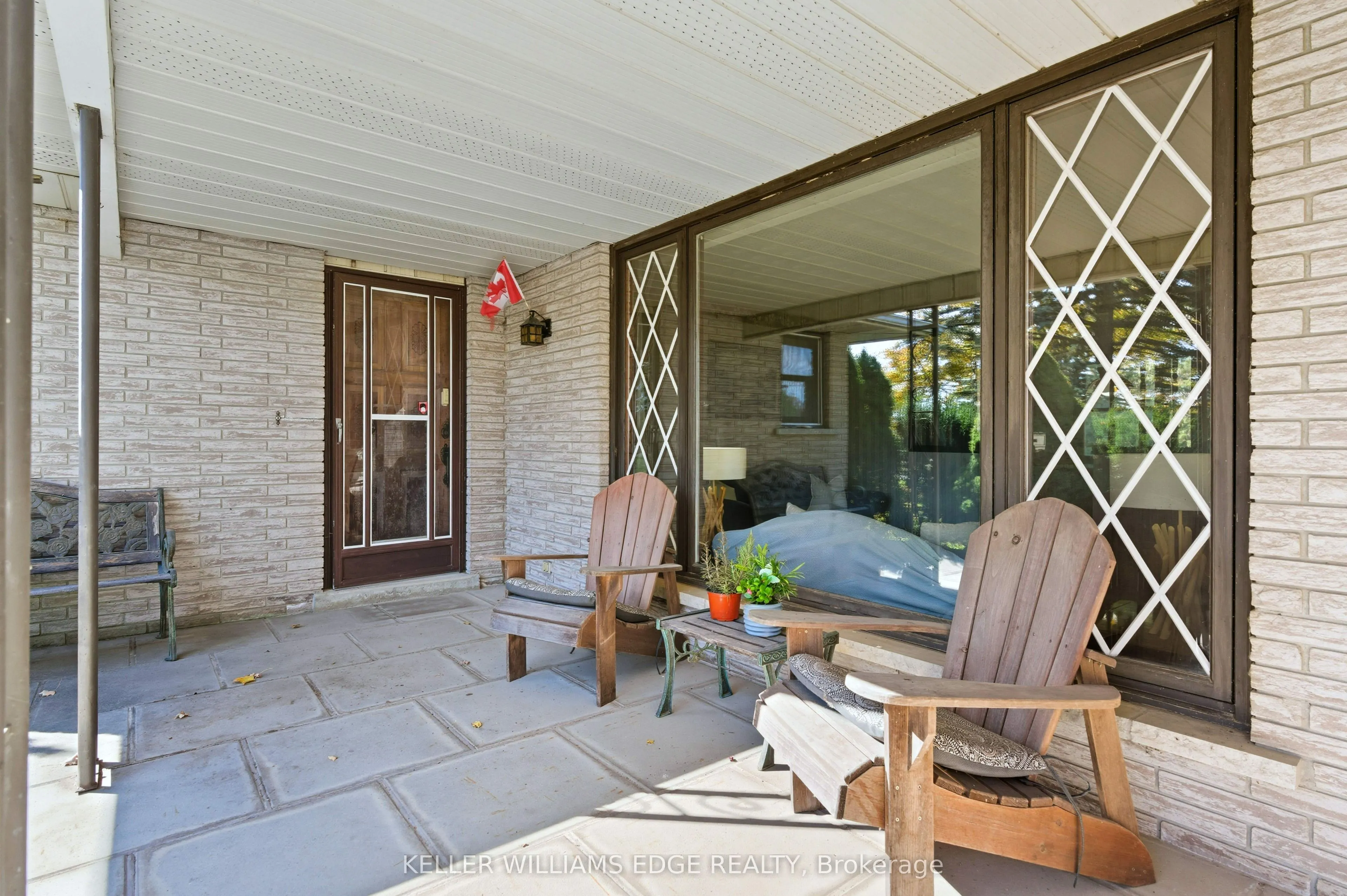 1043 Safari Road