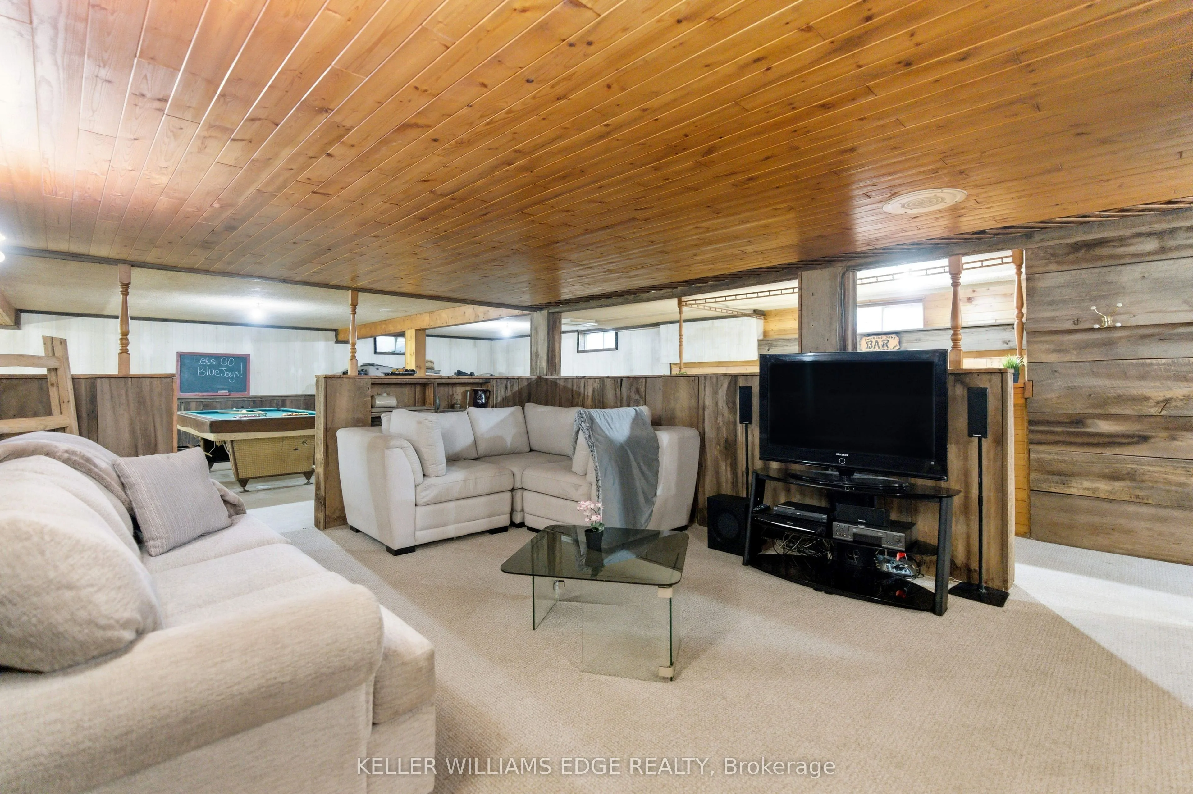 1043 Safari Road